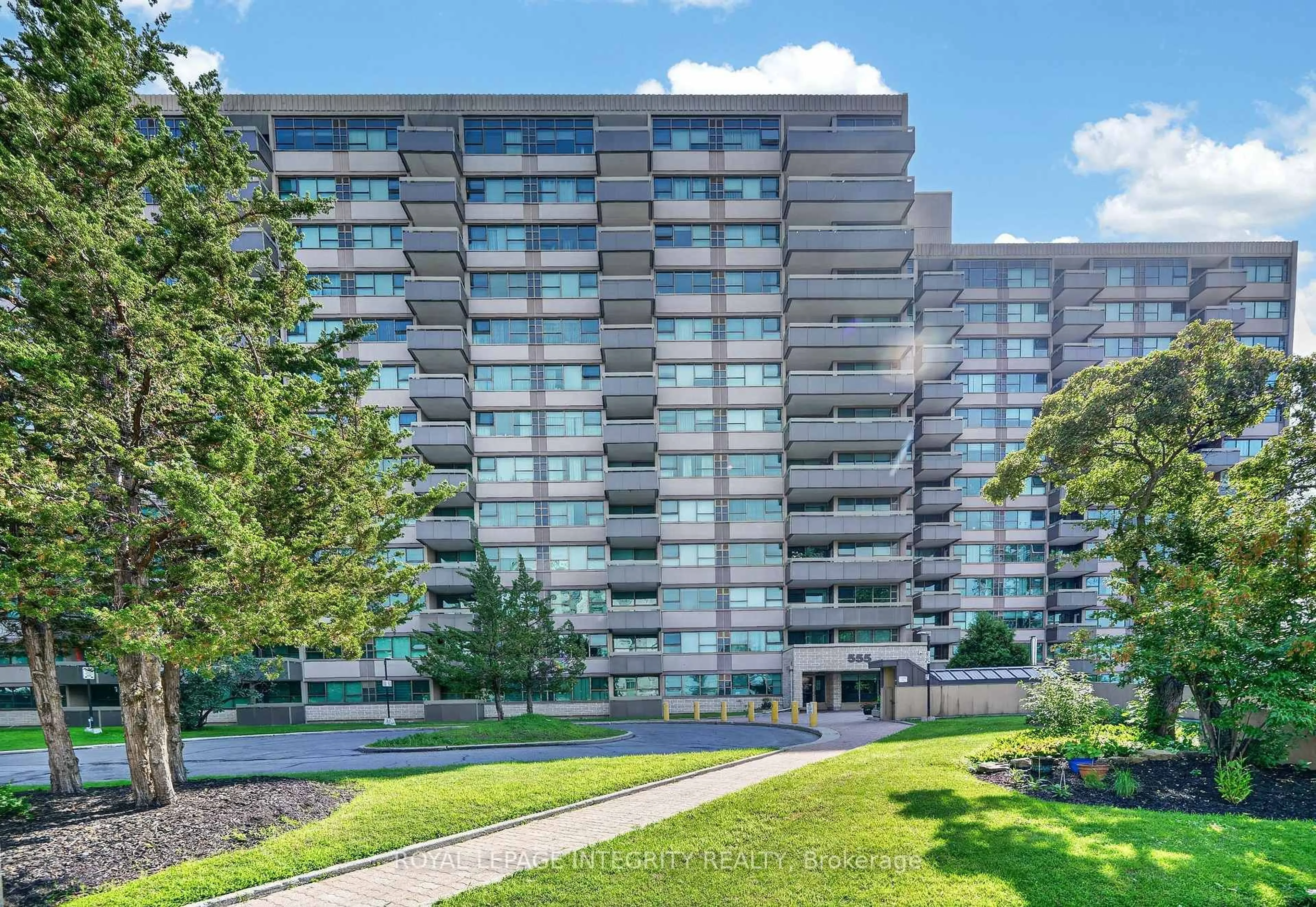 A pic from outside/outdoor area/front of a property/back of a property/a pic from drone, unknown for 555 Brittany Dr #PH8, Ottawa Ontario K1K 4C5