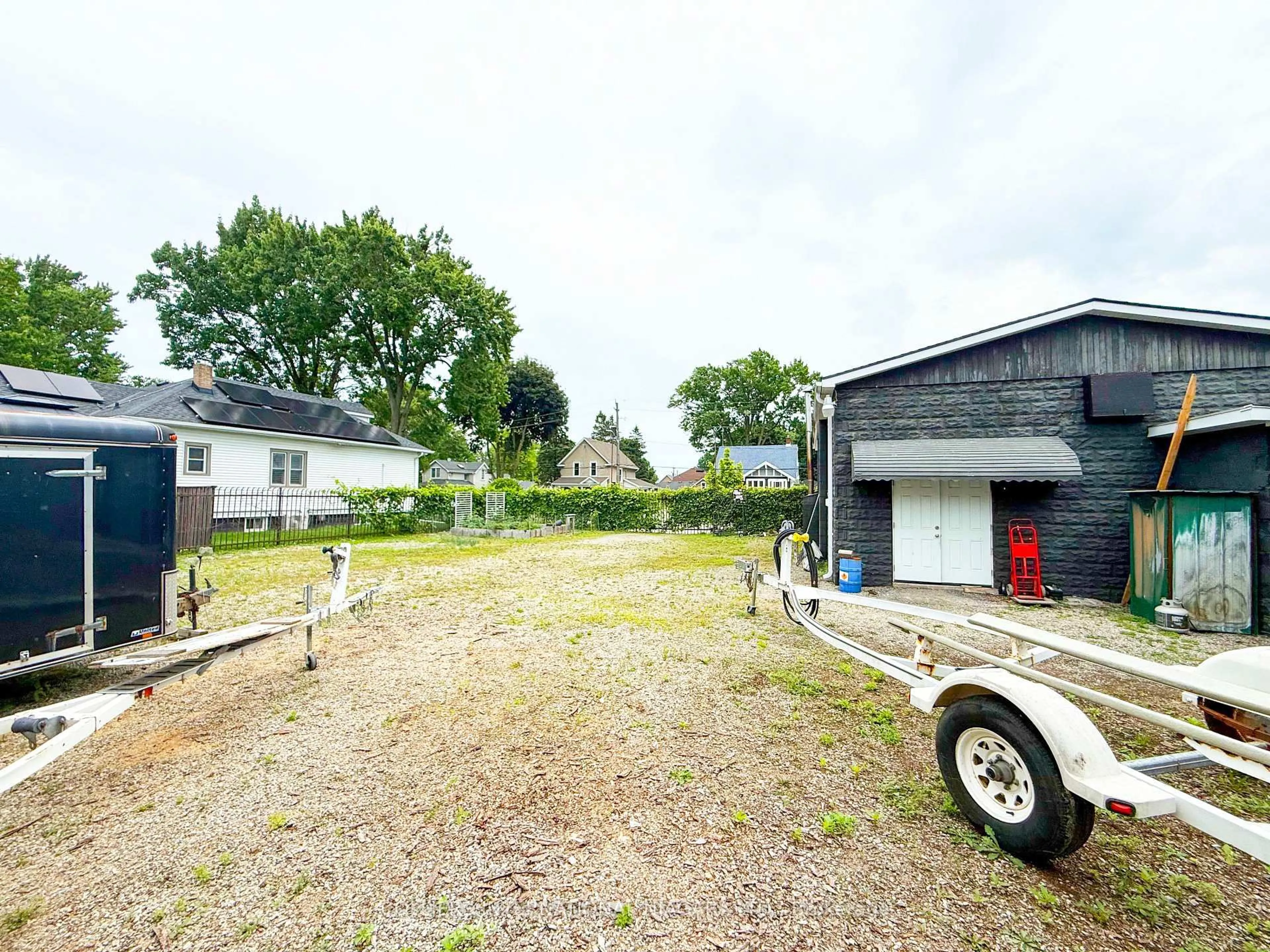 A pic from outside/outdoor area/front of a property/back of a property/a pic from drone, street for 212 Mellanby Ave, Port Colborne Ontario L3K 2L9