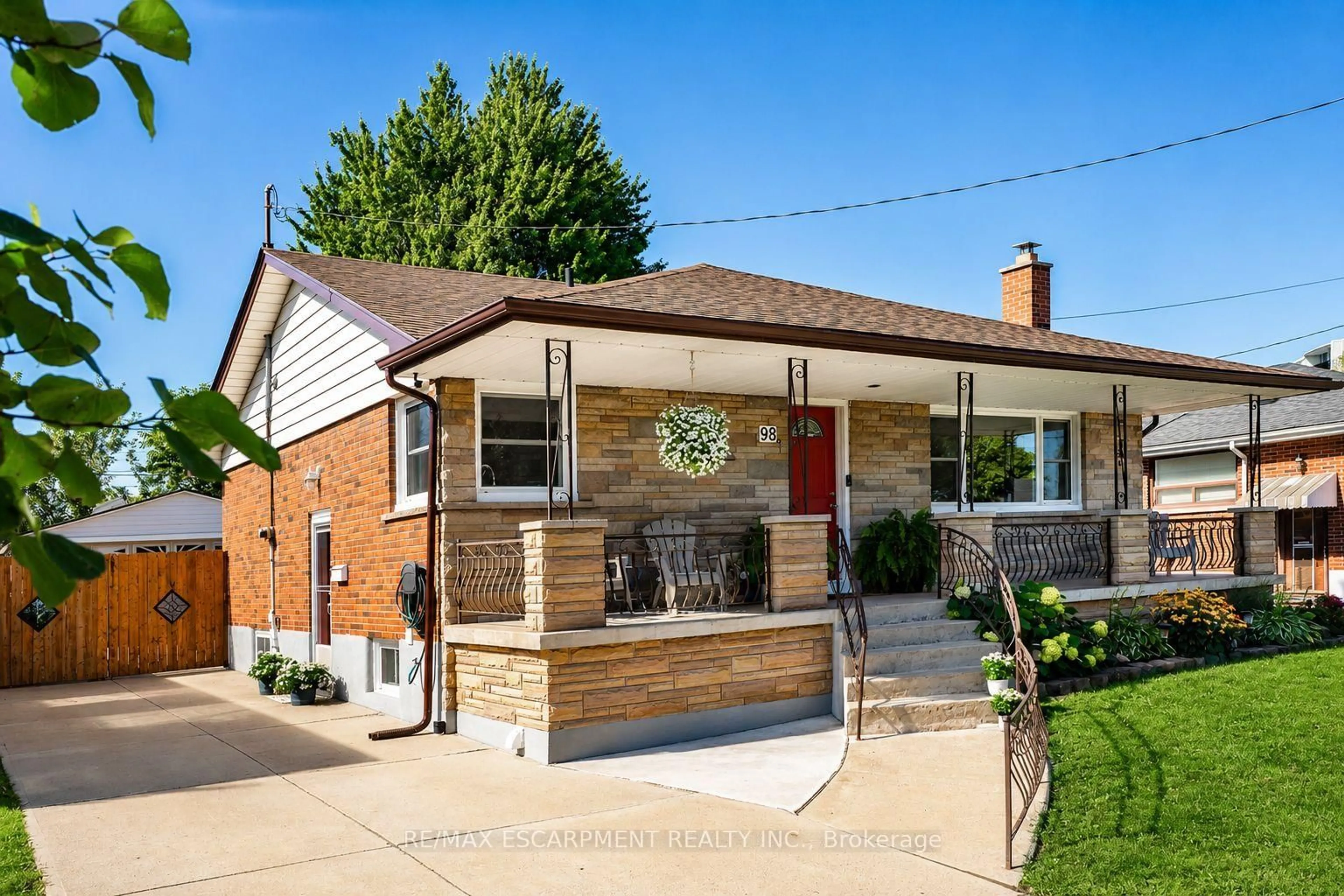 Home with brick exterior material, street for 98 Duncombe Dr, Hamilton Ontario L9A 2G3