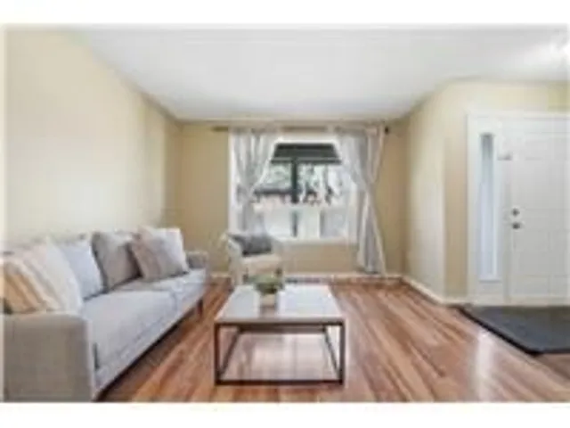 94 WENDOVER Dr, Hamilton 5