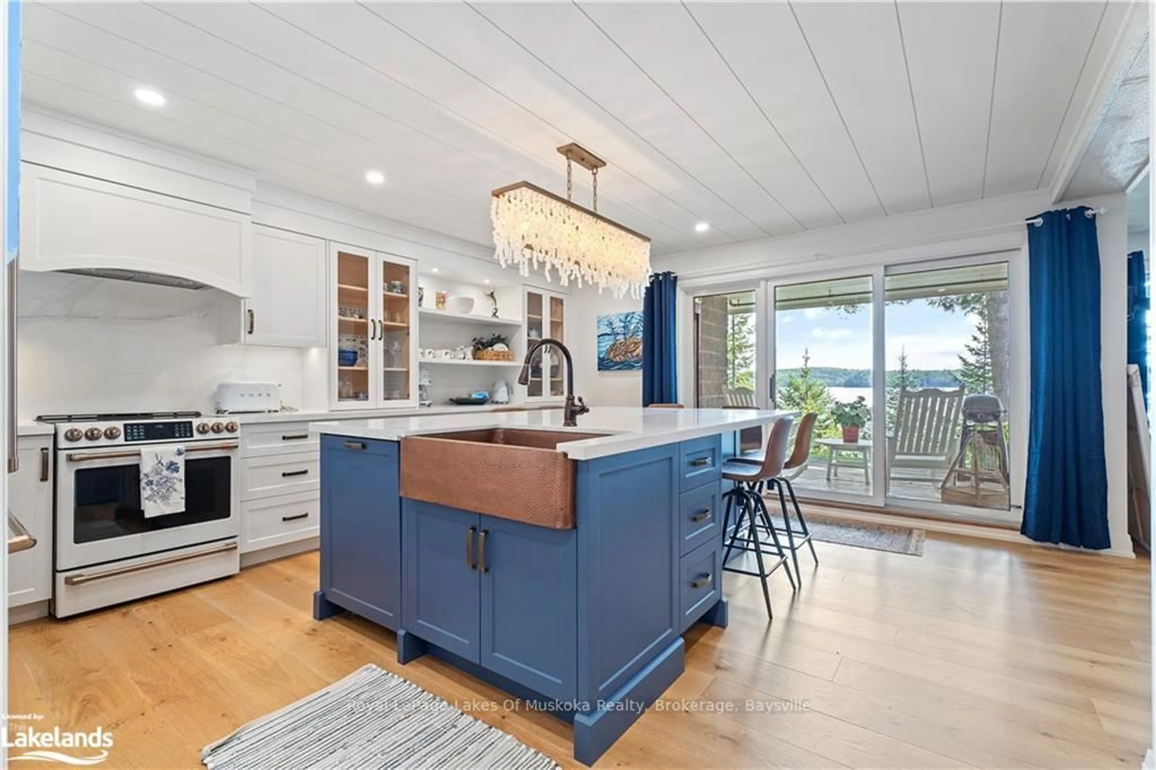 Open concept kitchen, unknown for 10 COVESIDE Dr #106, Huntsville Ontario P1H 1C3