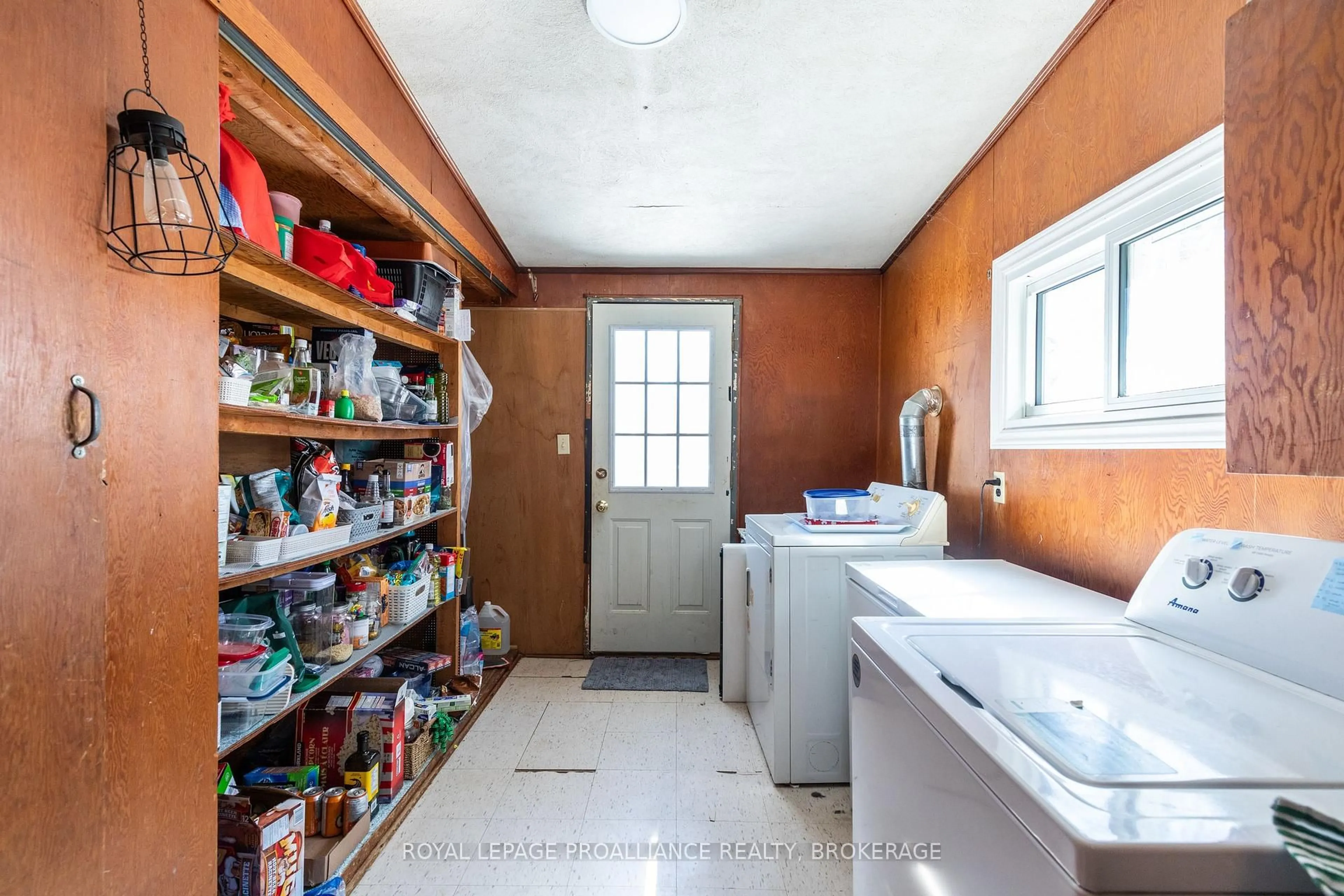 Laundry room for 153 Macdonnell St, Kingston Ontario K7L 4B9