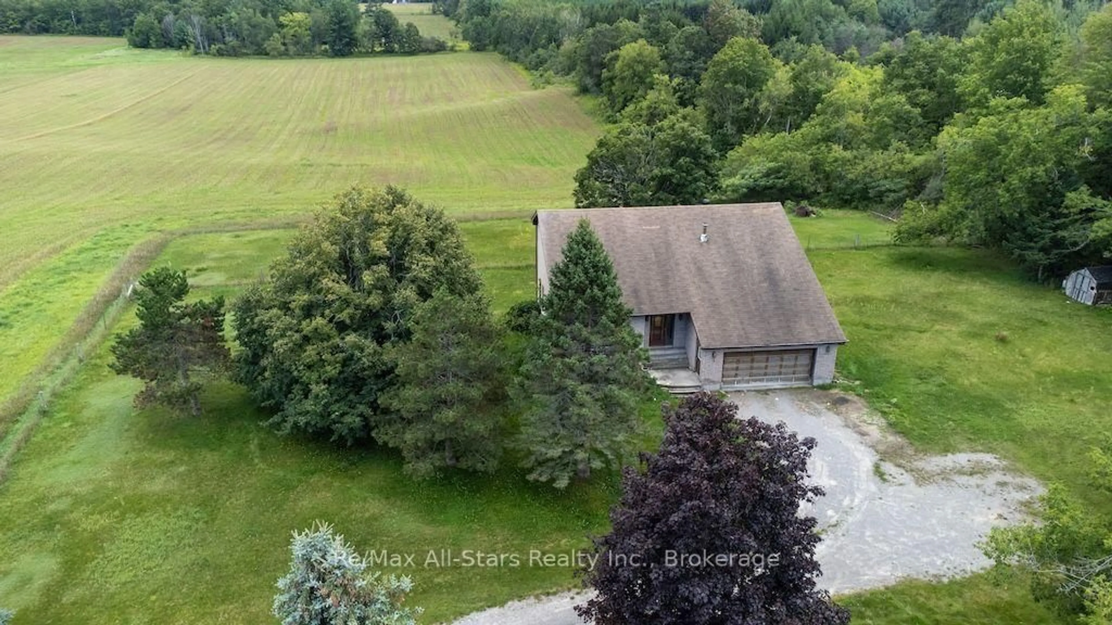A pic from outside/outdoor area/front of a property/back of a property/a pic from drone, unknown for 286 Solanum Way, Kawartha Lakes Ontario L0A 1K0