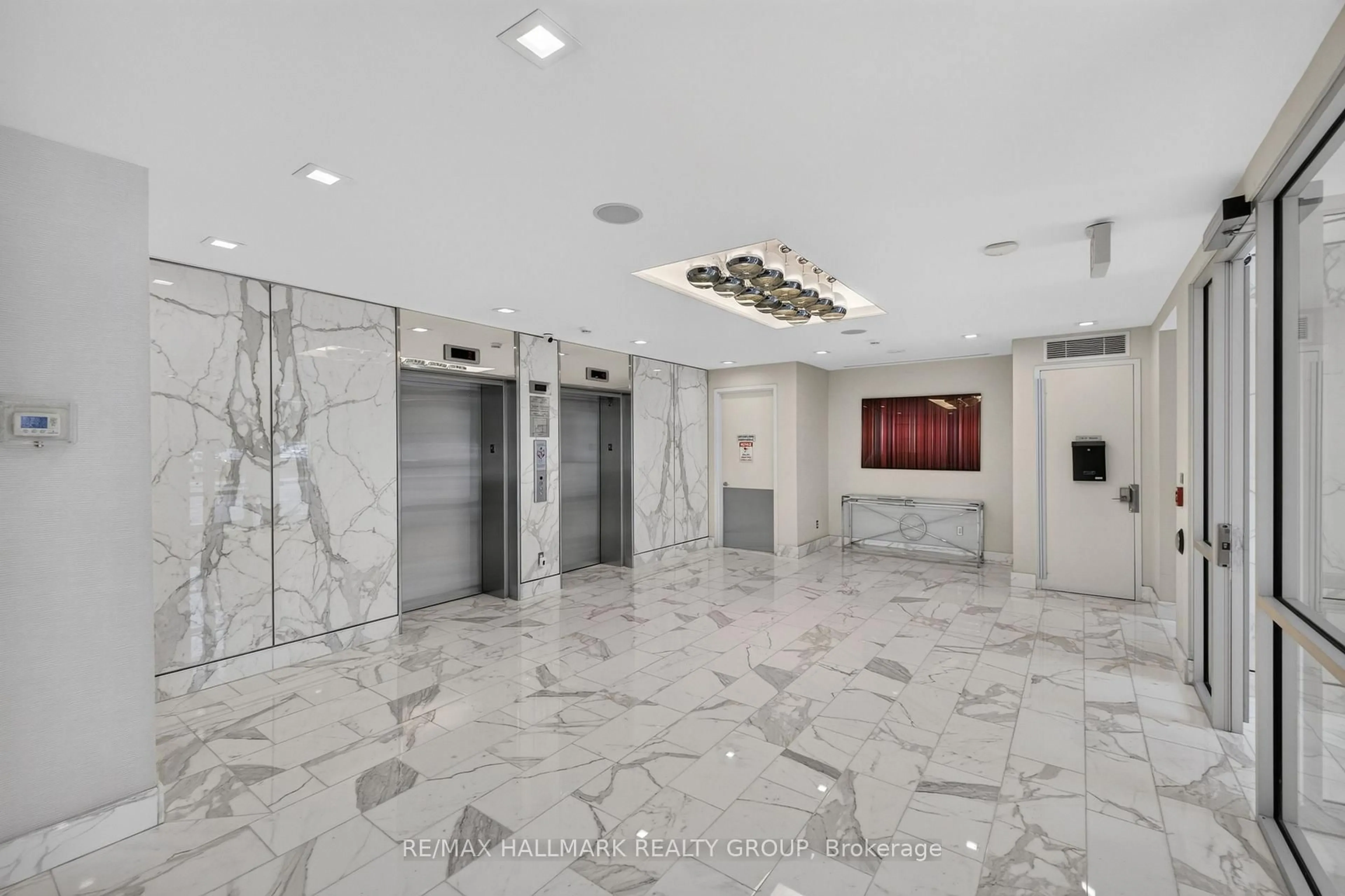 Lobby for 201 Parkdale Ave #807, Ottawa Ontario K1Y 1E8