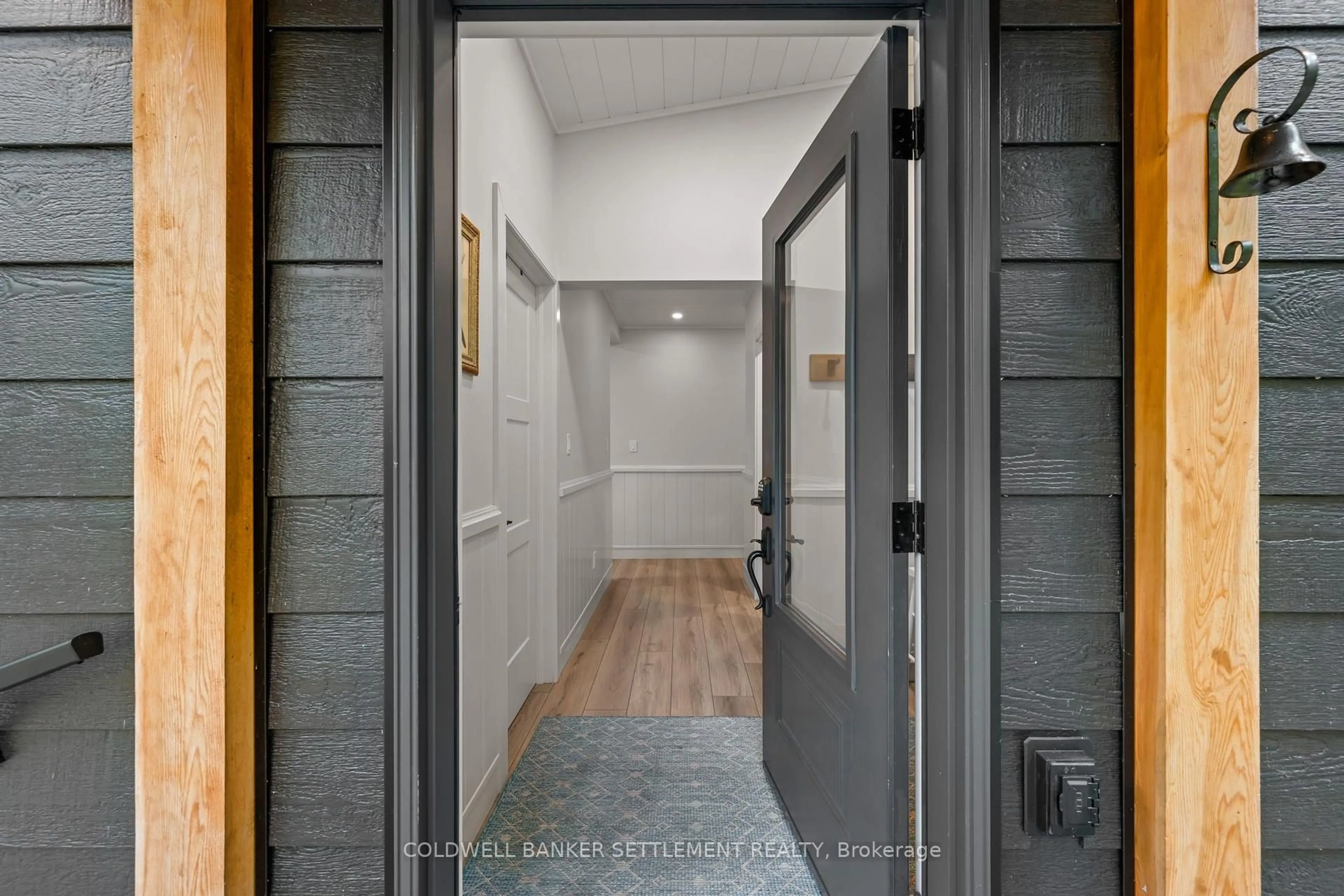 Indoor entryway for 500 Patterson D Rd, Perth Ontario K7H 3C6