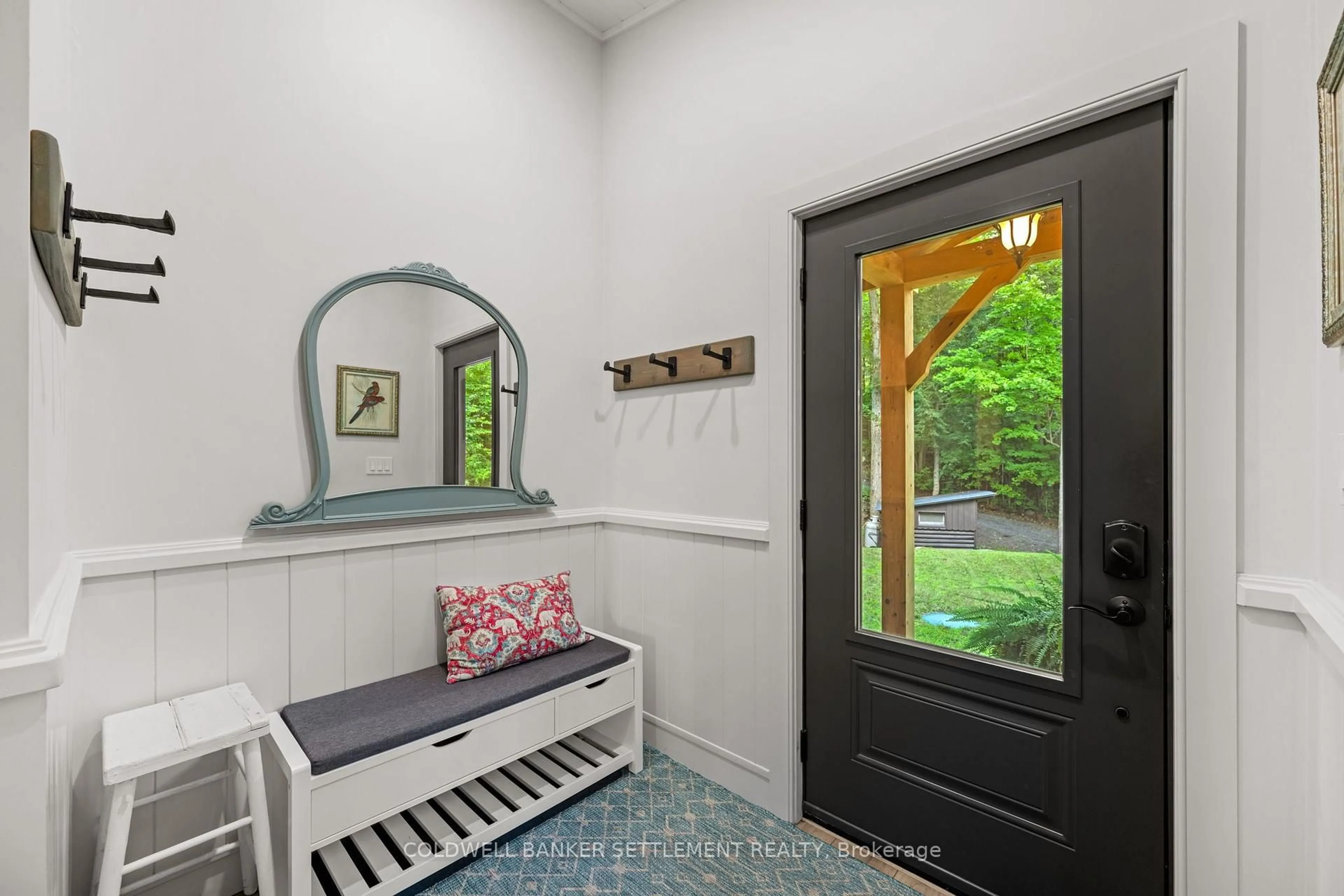 Indoor entryway for 500 Patterson D Rd, Perth Ontario K7H 3C6