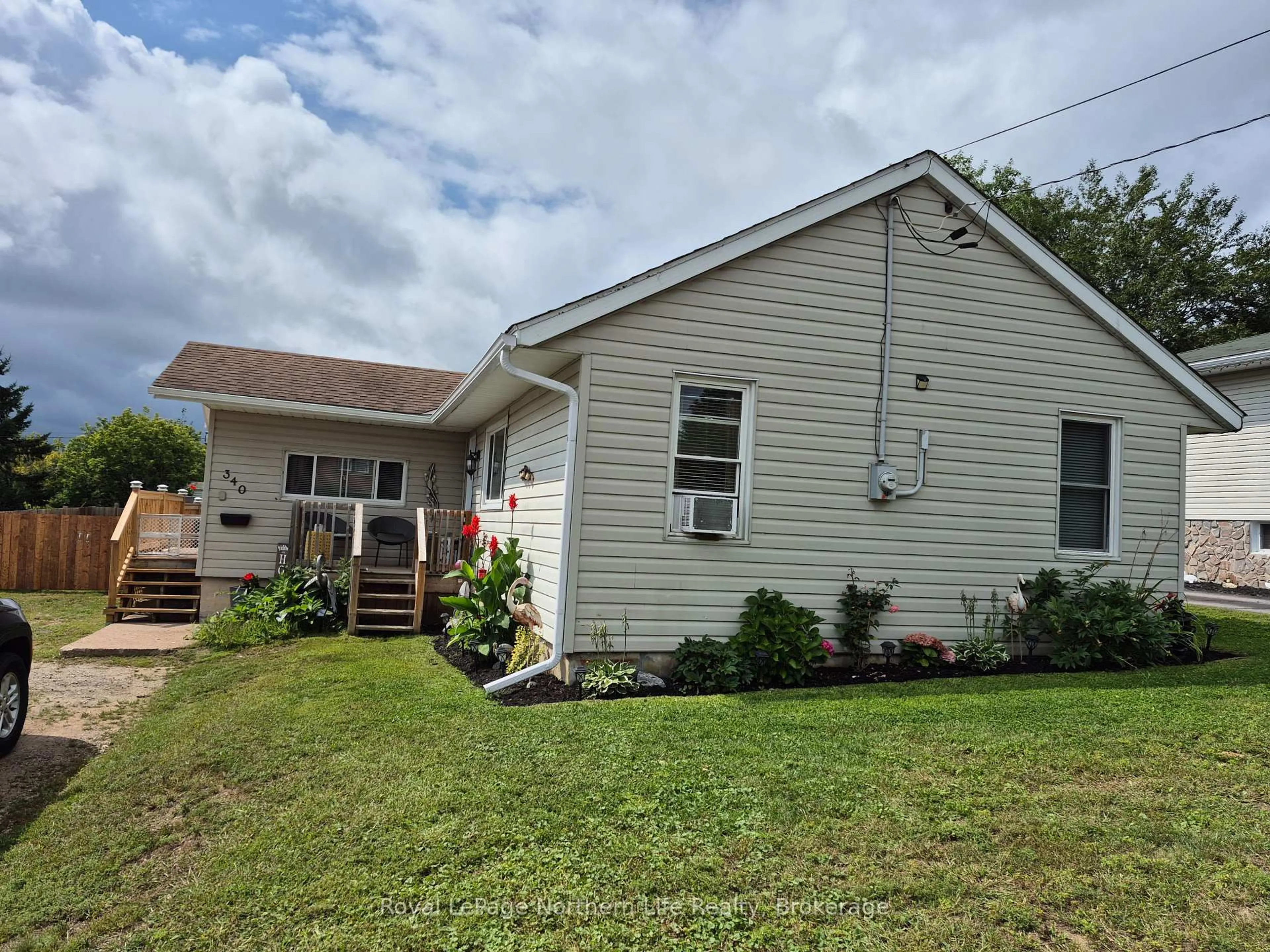 A pic from outside/outdoor area/front of a property/back of a property/a pic from drone, street for 340 Fifth St, Mattawa Ontario P0H 1V0