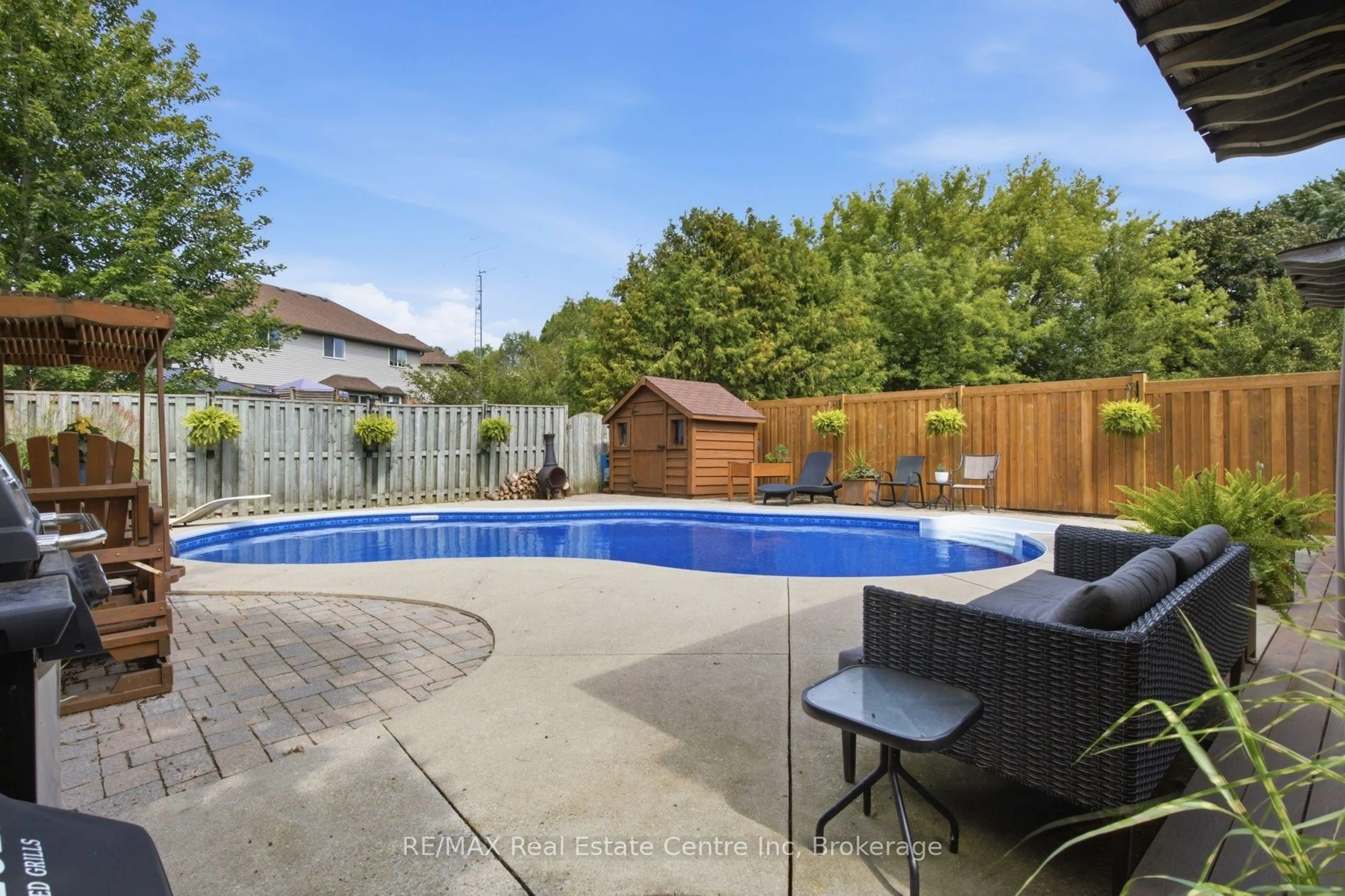 Pool for 451 Black St, Centre Wellington Ontario N1M 3M7
