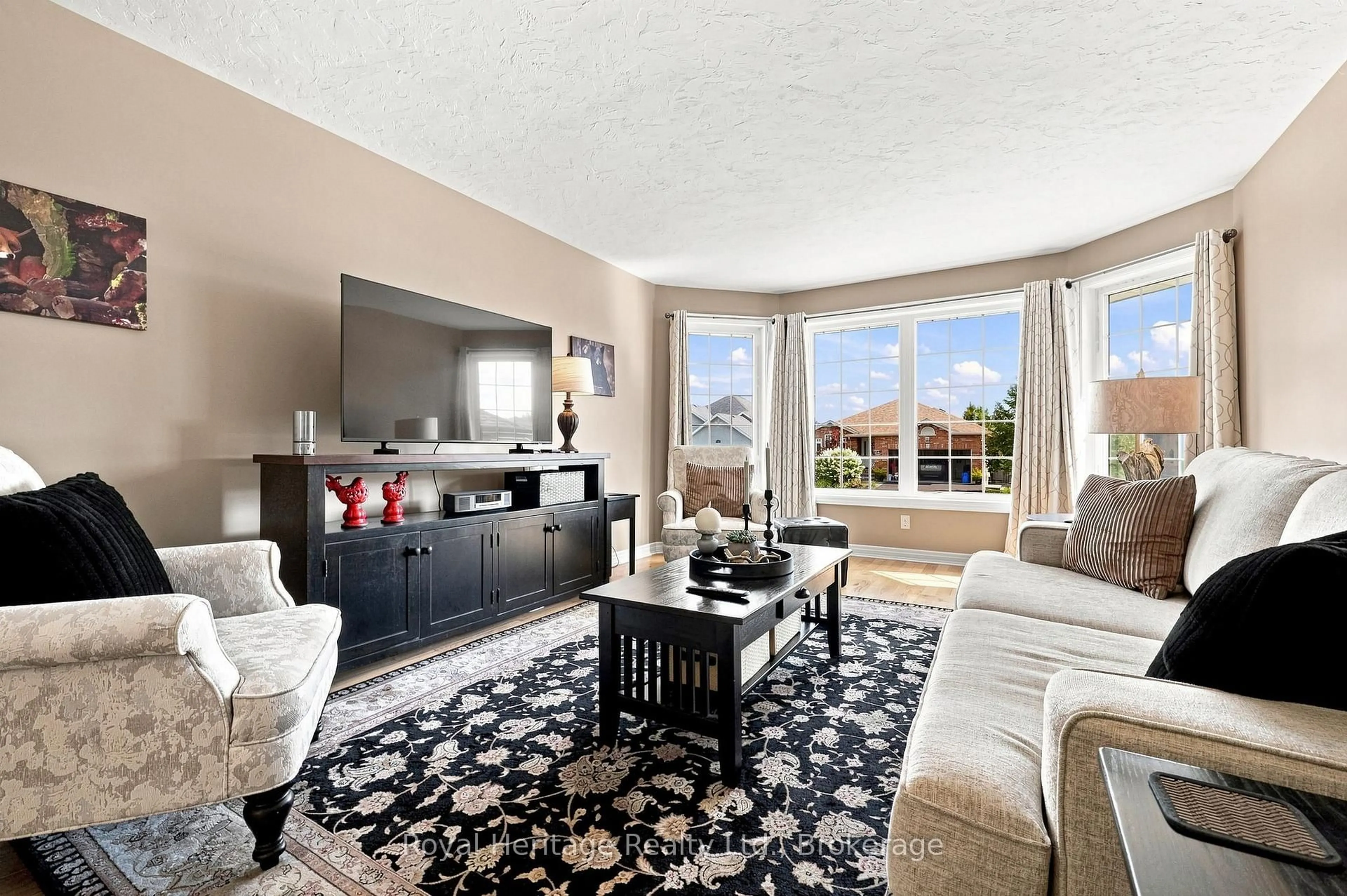 Living room with furniture, unknown for 10 Fox Den Dr, Brighton Ontario K0K 1H0