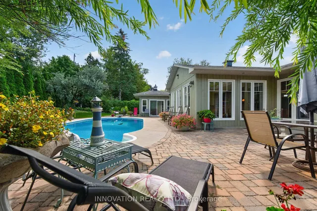 5569 South River Dr, Manotick 3