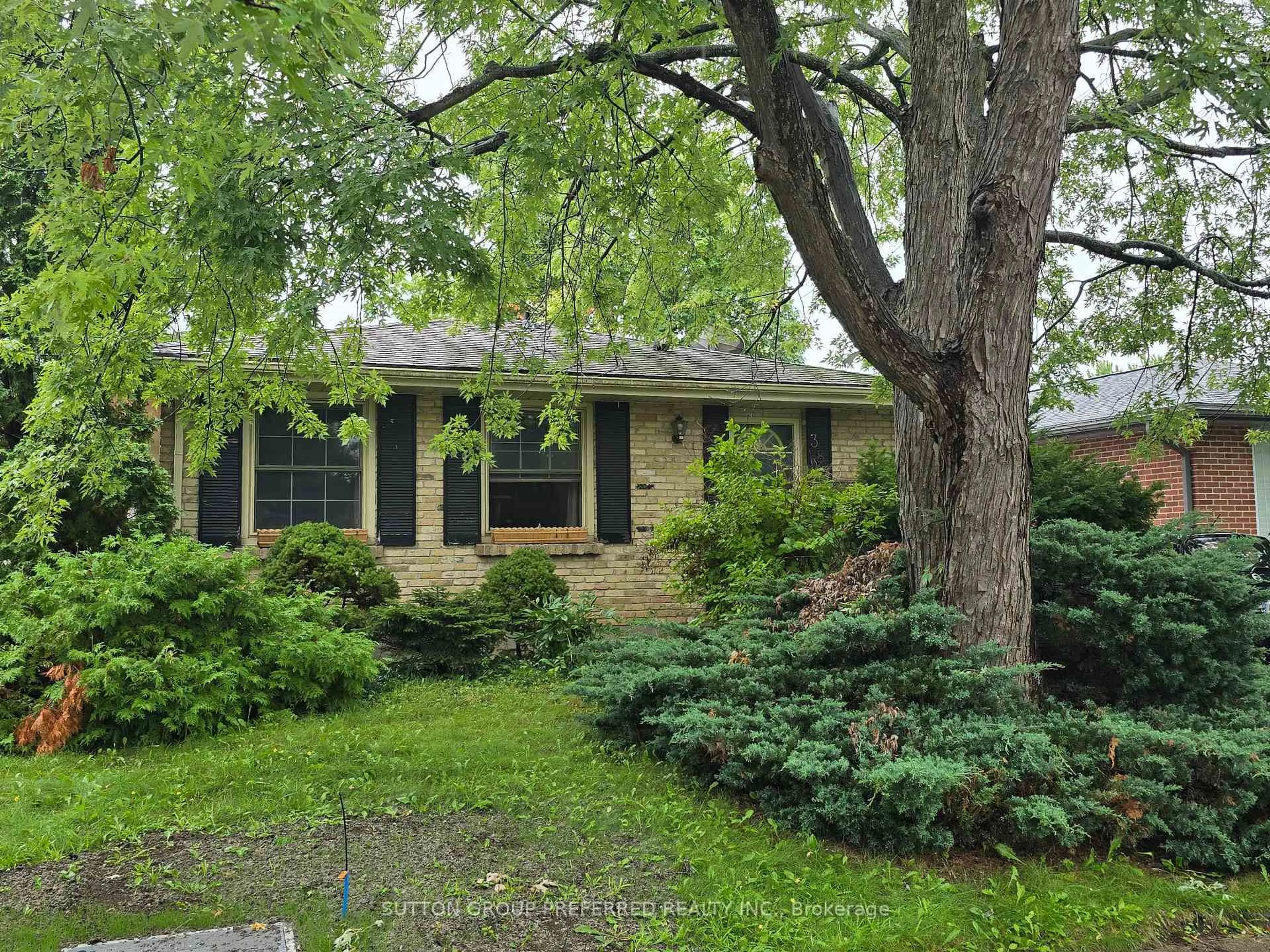 Home with brick exterior material, street for 383 Ferndale Ave, London South Ontario N6C 2Y9