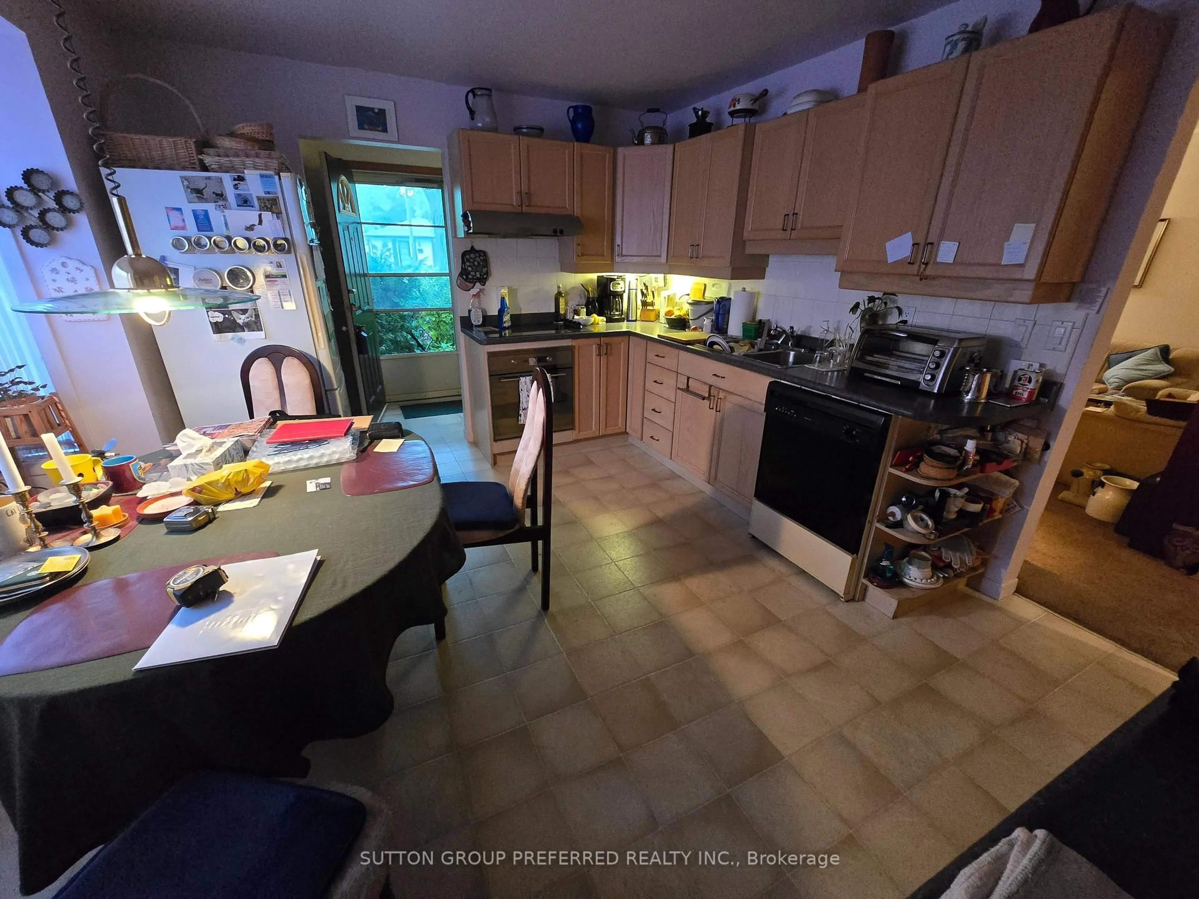 Standard kitchen, unknown for 383 Ferndale Ave, London South Ontario N6C 2Y9
