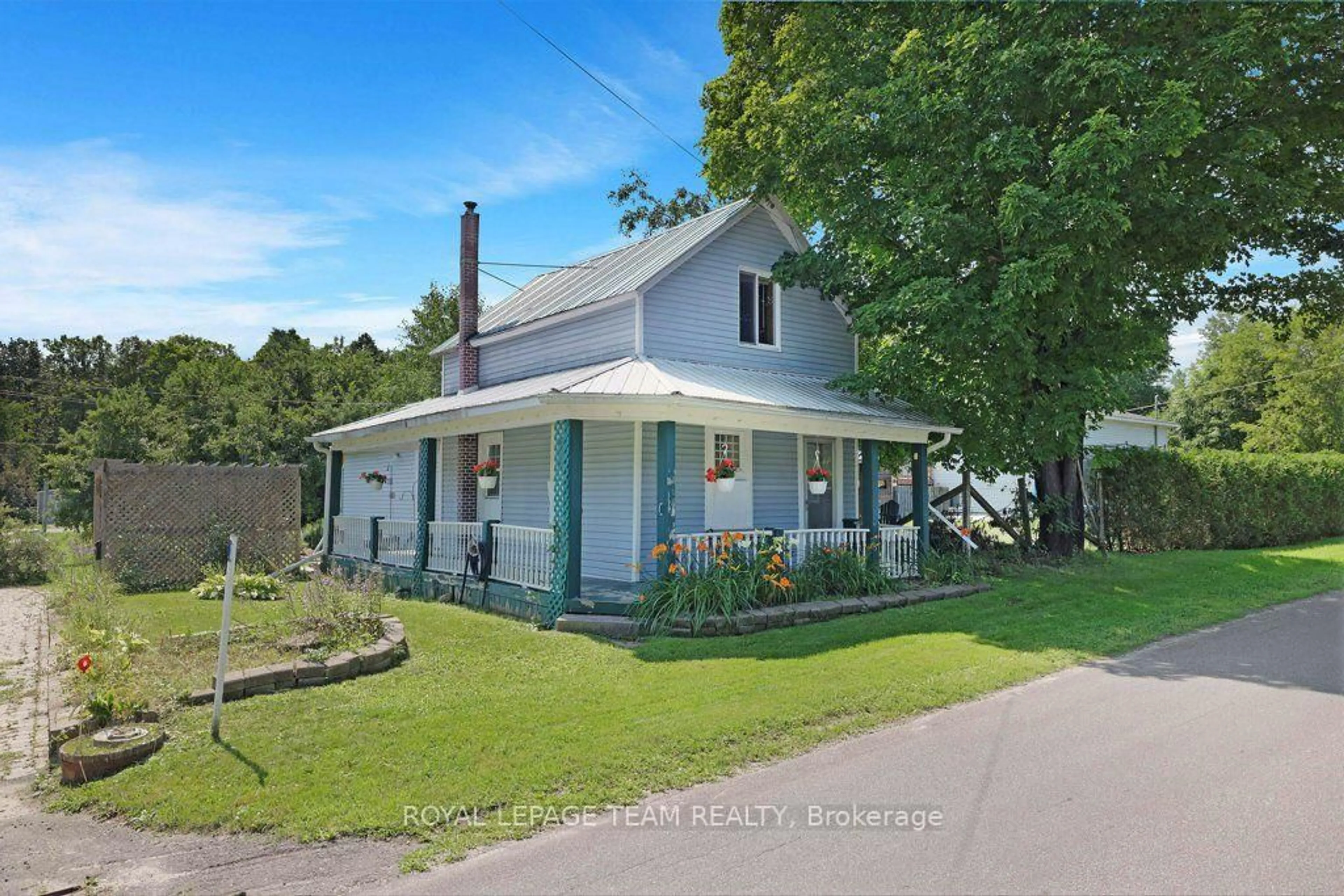 A pic from outside/outdoor area/front of a property/back of a property/a pic from drone, street for 254 Blakeney Rd, Almonte Ontario K0A 1A0