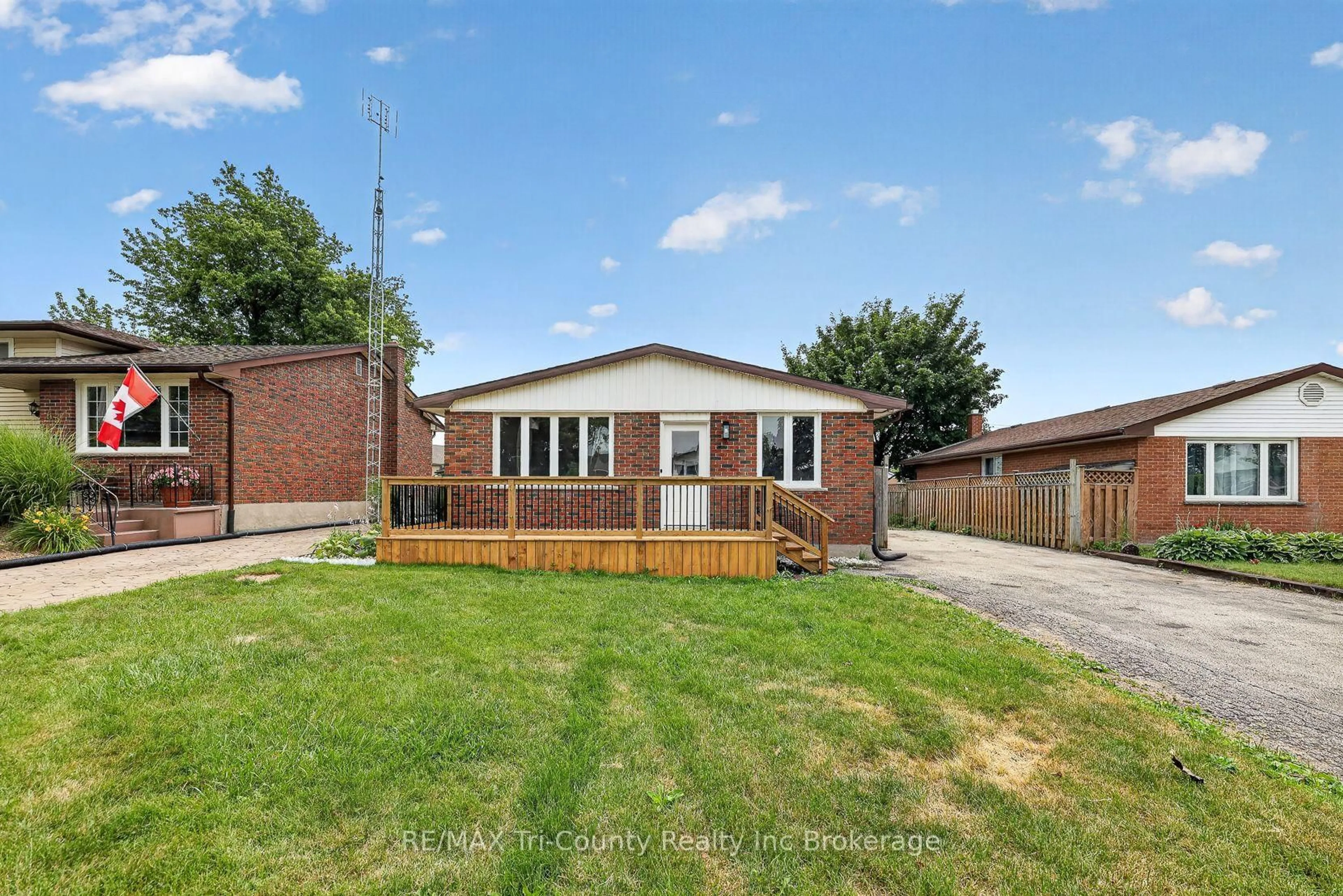 Unknown for 61 Airey Ave, St. Thomas Ontario N5R 1E1