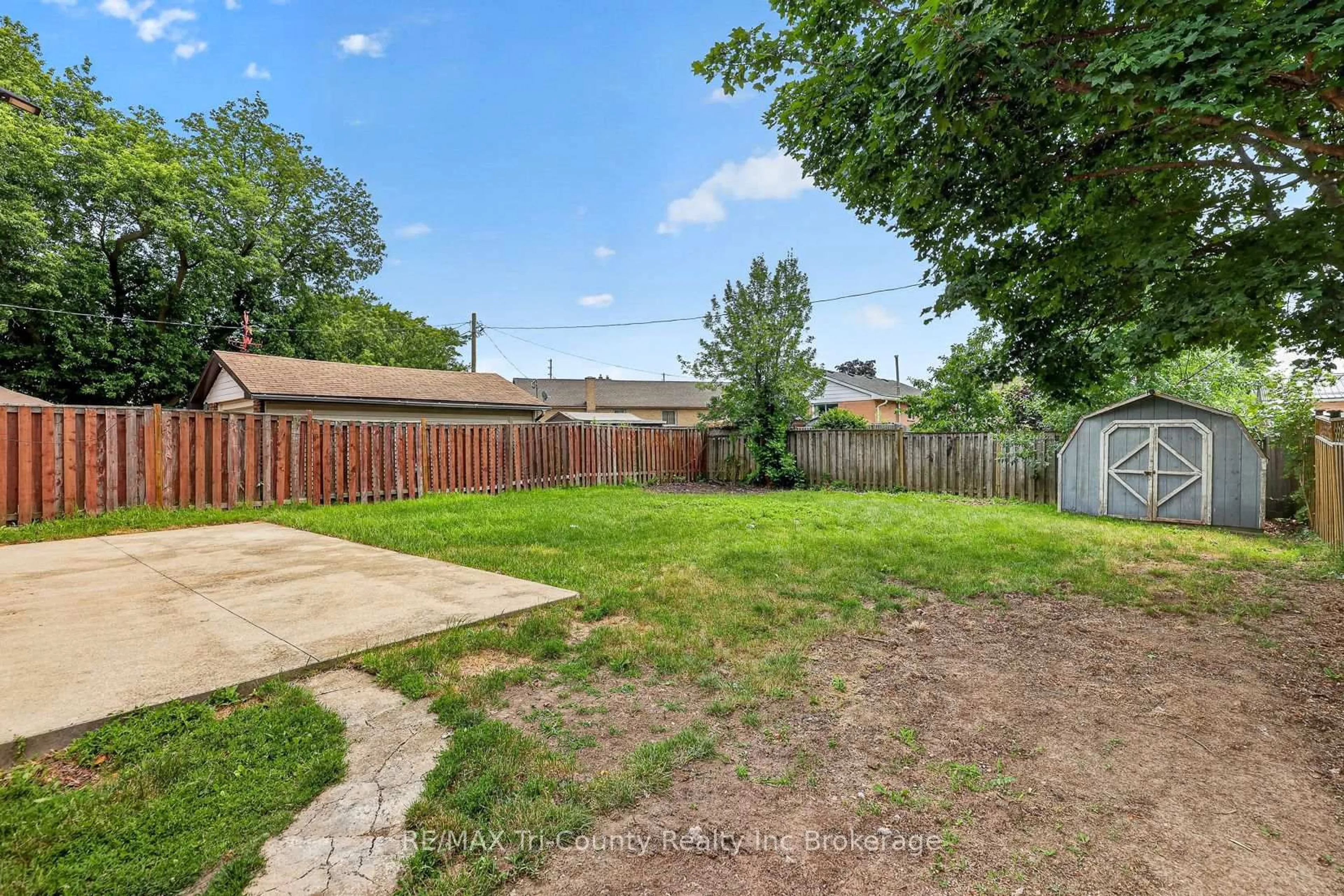 Unknown for 61 Airey Ave, St. Thomas Ontario N5R 1E1