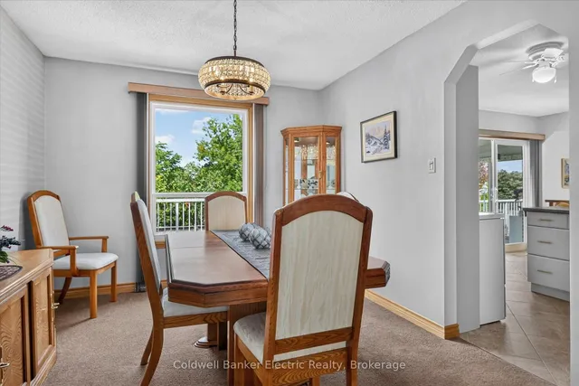 948 Smithside Crt, Peterborough 5