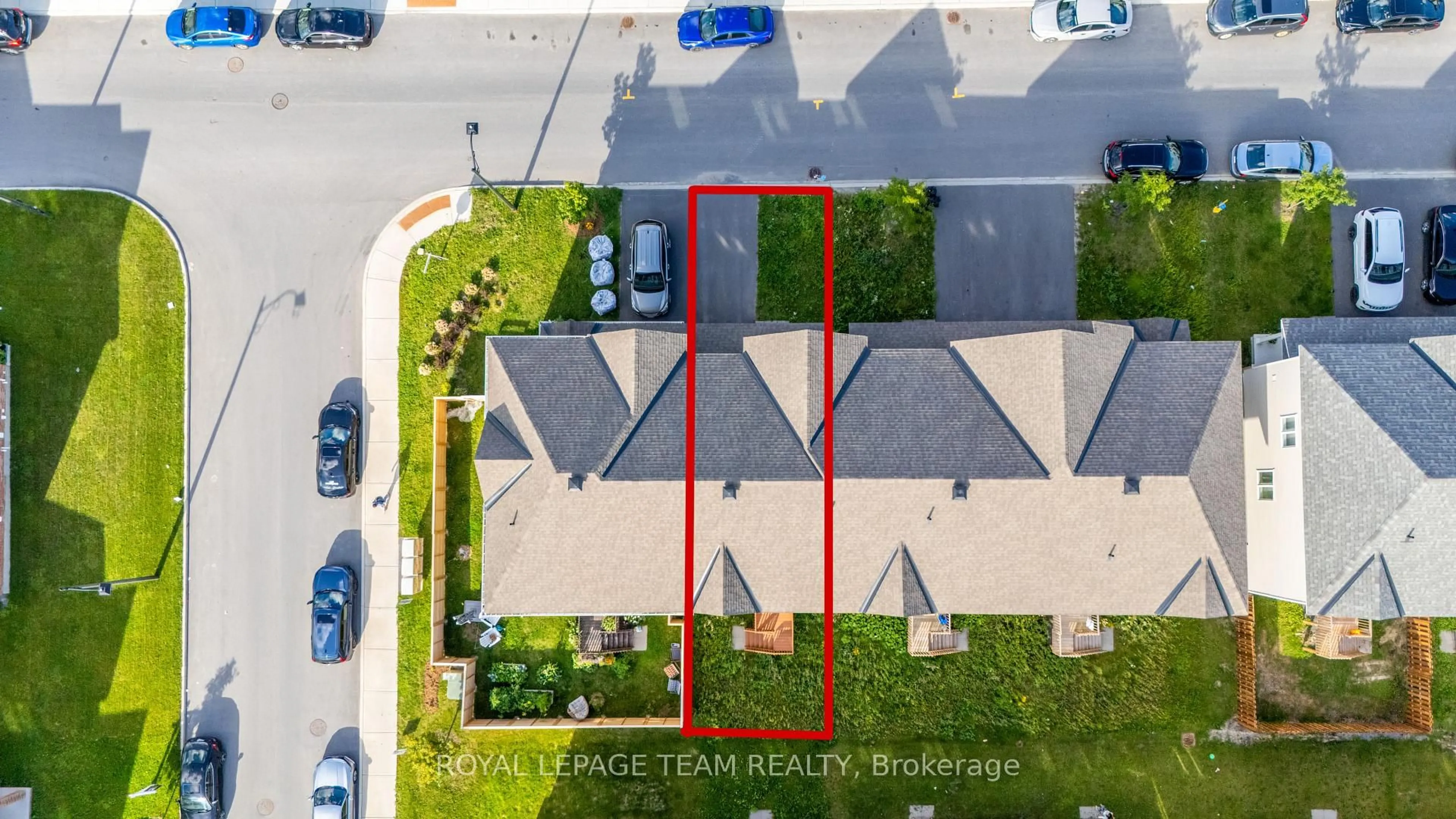 A pic from outside/outdoor area/front of a property/back of a property/a pic from drone, street for 4124 Obsidian St, Ottawa Ontario K2J 6X9