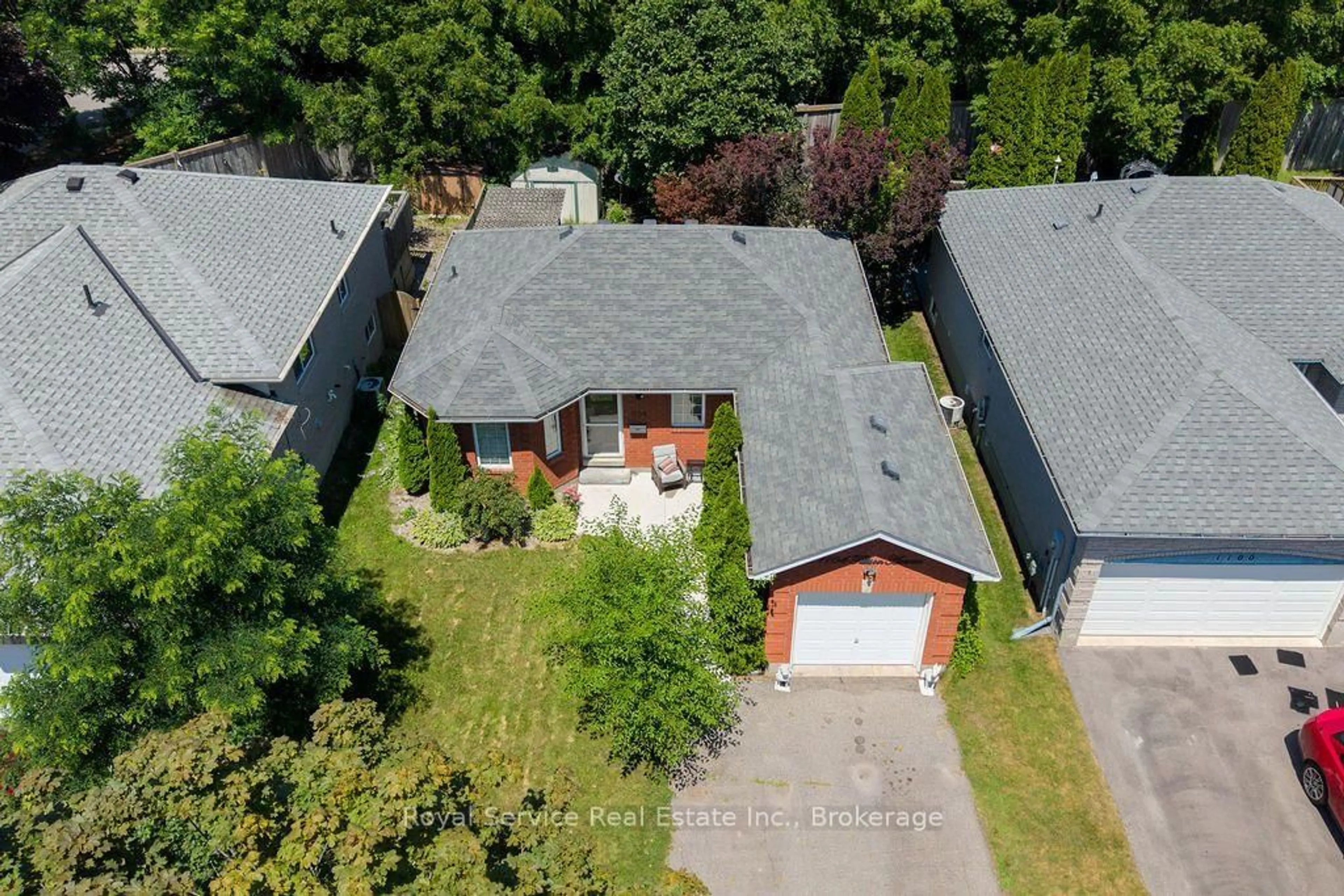 A pic from outside/outdoor area/front of a property/back of a property/a pic from drone, street for 1104 Tillison Ave, Cobourg Ontario K9A 5N4