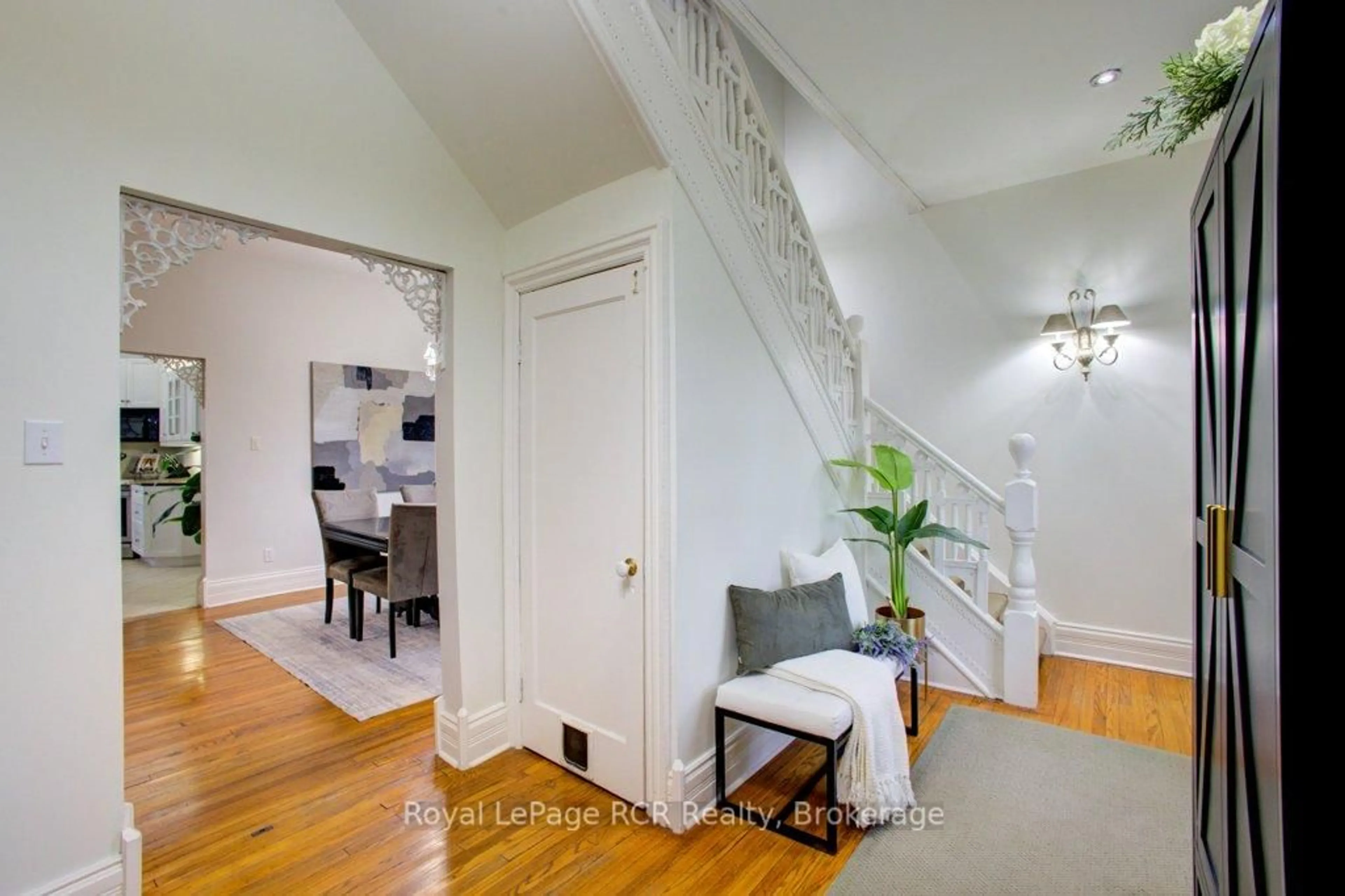 Indoor entryway for 116 Walton St, Wellington North Ontario N0G 1A0