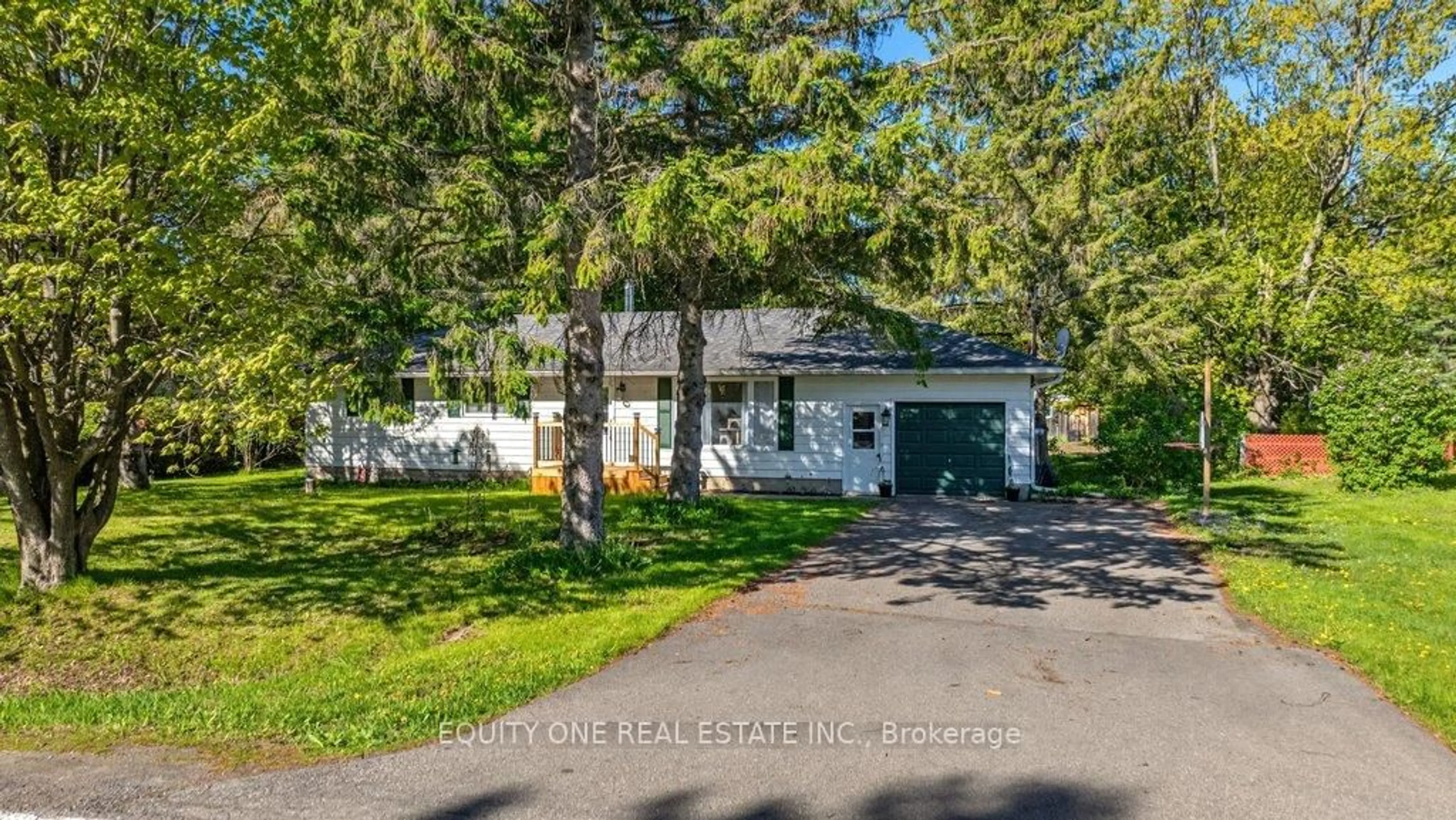 A pic from outside/outdoor area/front of a property/back of a property/a pic from drone, street for 3314 Nixon Dr, Osgoode Ontario K0A 2W0