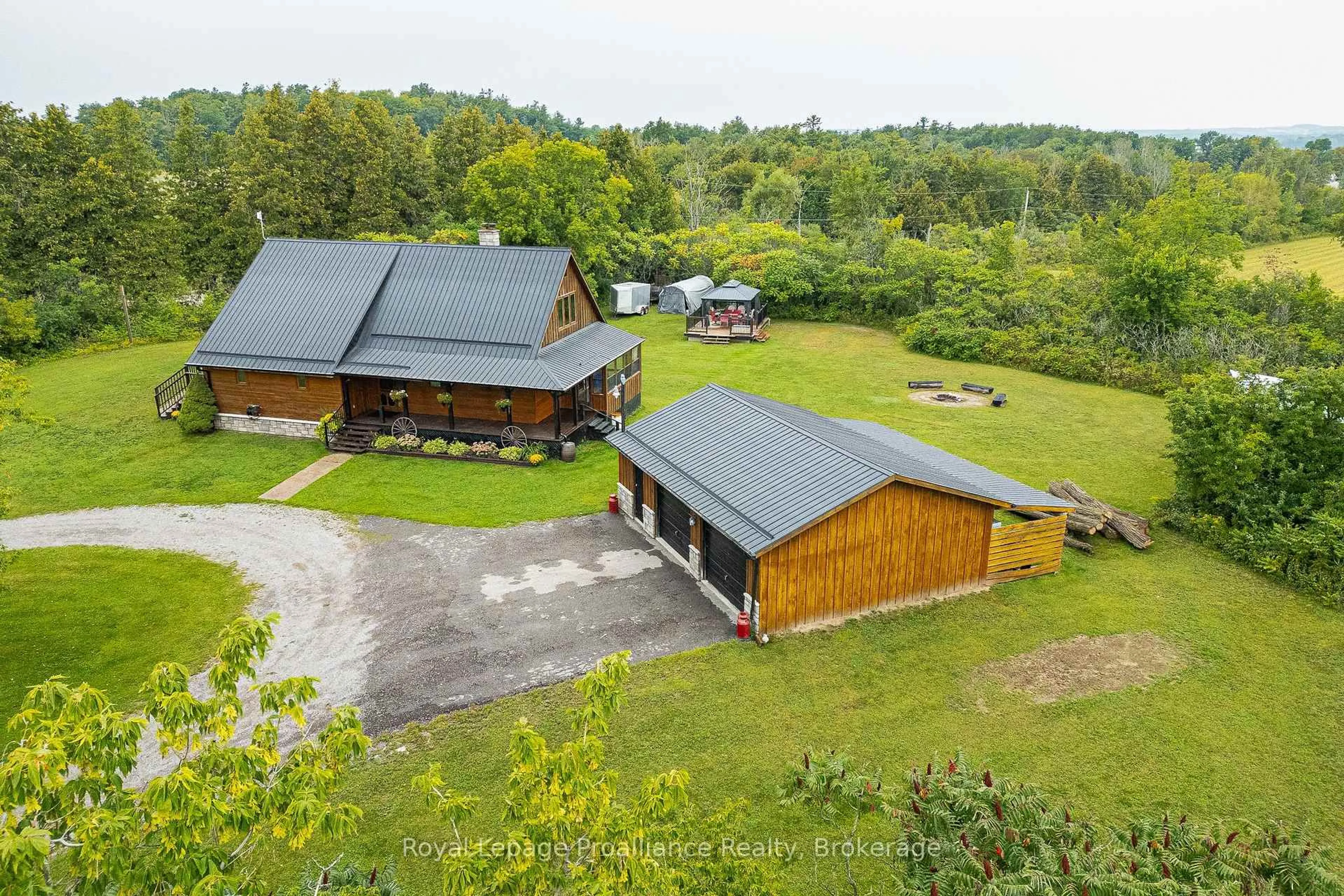 A pic from outside/outdoor area/front of a property/back of a property/a pic from drone, building for 10 Hobbs Rd, Brighton Ontario K0K 1M0