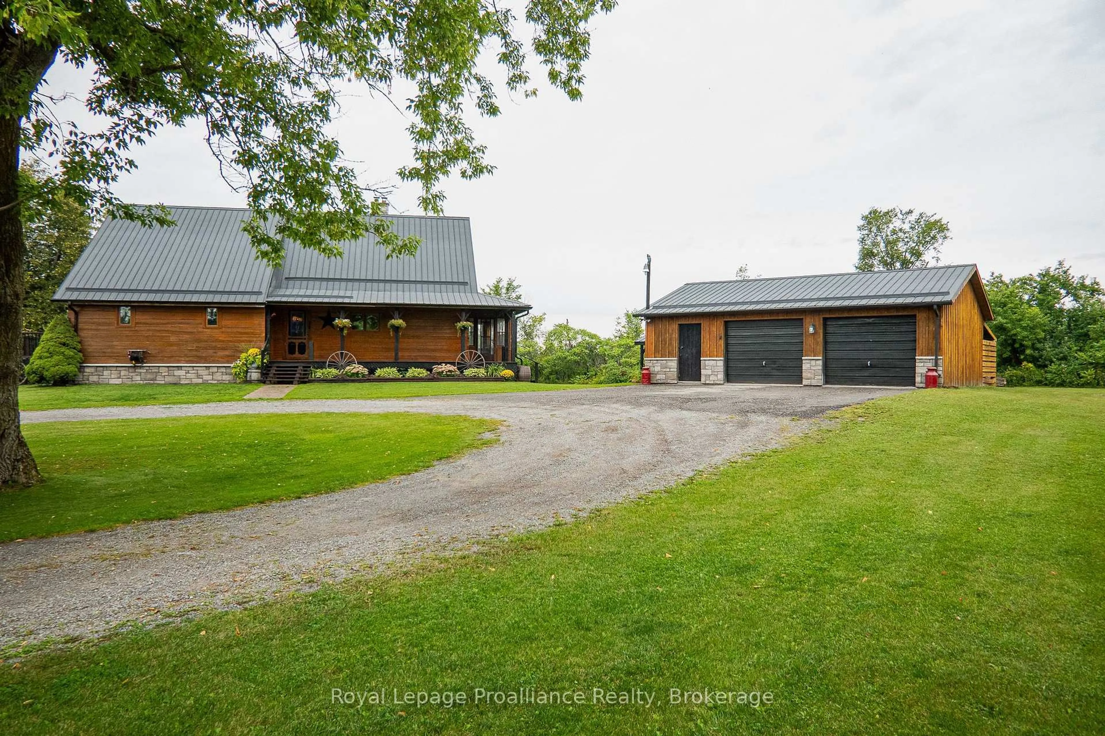 A pic from outside/outdoor area/front of a property/back of a property/a pic from drone, unknown for 10 Hobbs Rd, Brighton Ontario K0K 1M0