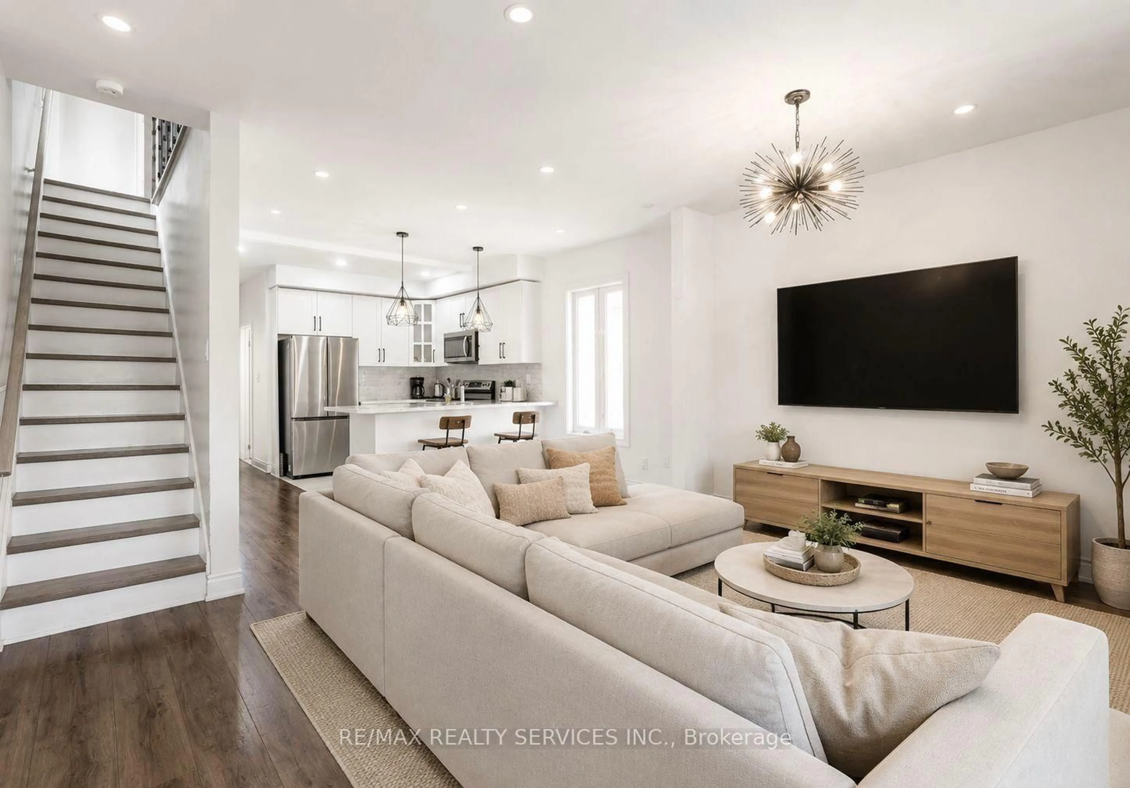 Living room with furniture, unknown for 20 Somerset Ave, Hamilton Ontario L8L 2L5