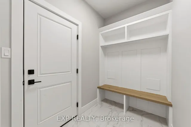 430 Head St #22, Strathroy-Caradoc 5