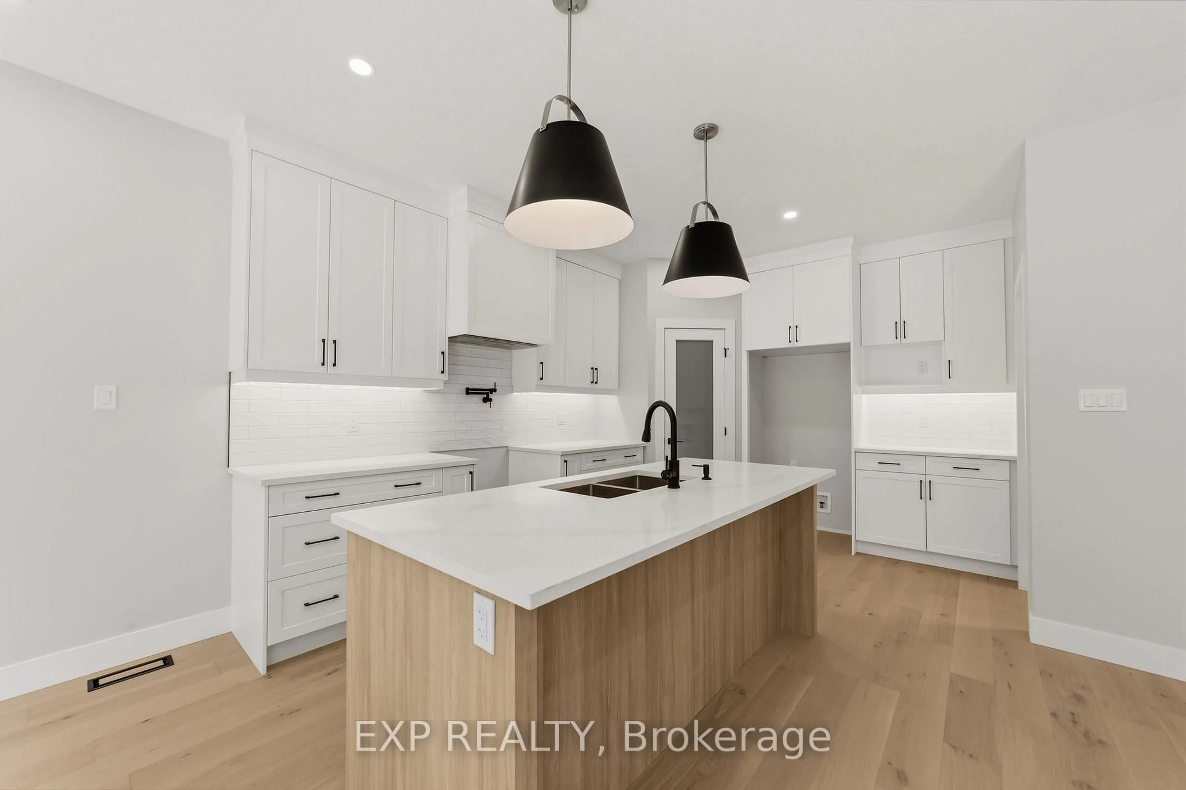 Open concept kitchen, unknown for 430 Head St #22, Strathroy-Caradoc Ontario N7G 2K2