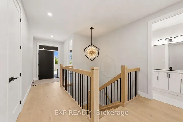 430 Head St #22, Strathroy-Caradoc 3