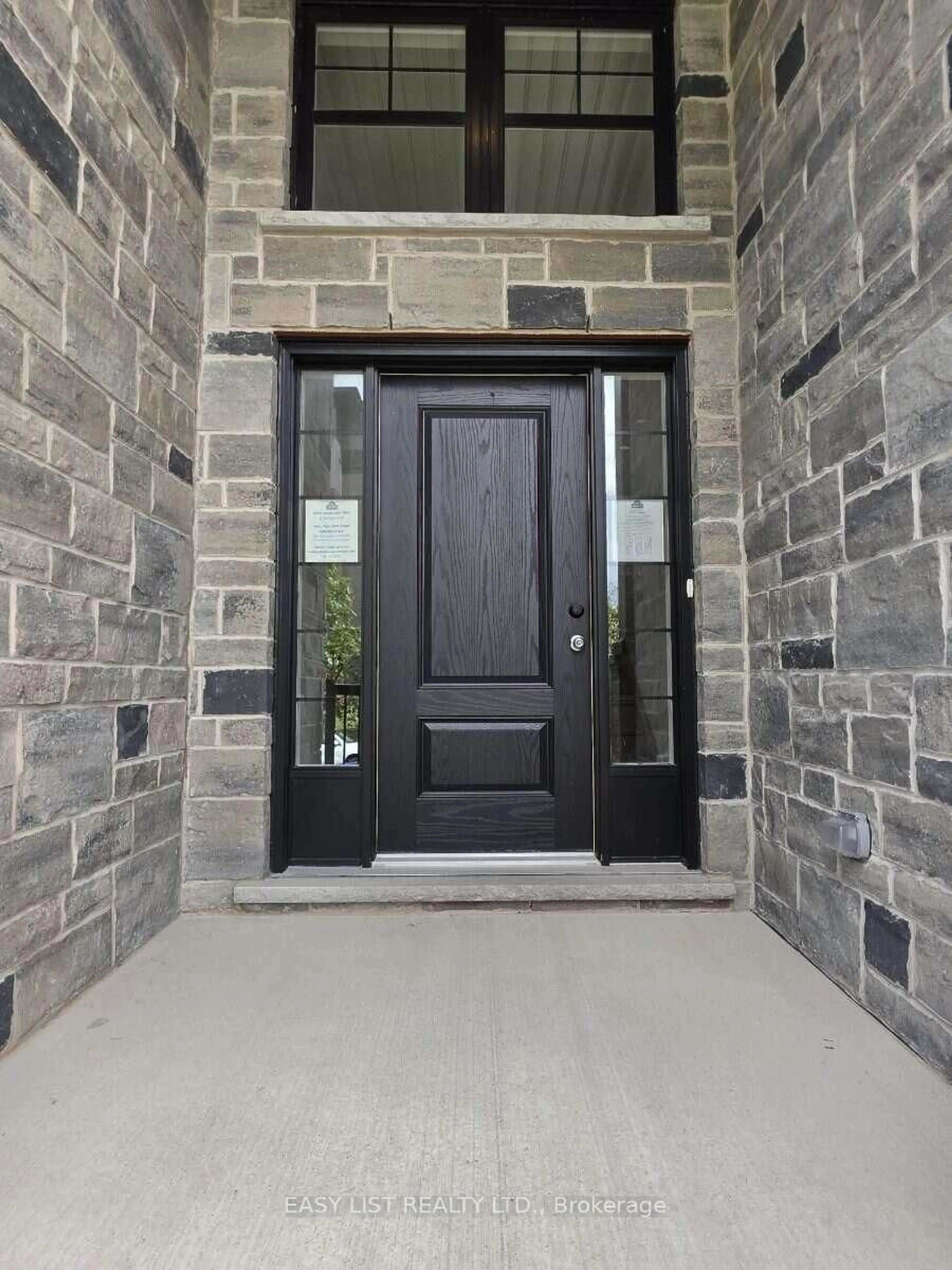 Indoor entryway for 10 Kay Cres, Guelph Ontario N1L 0N5