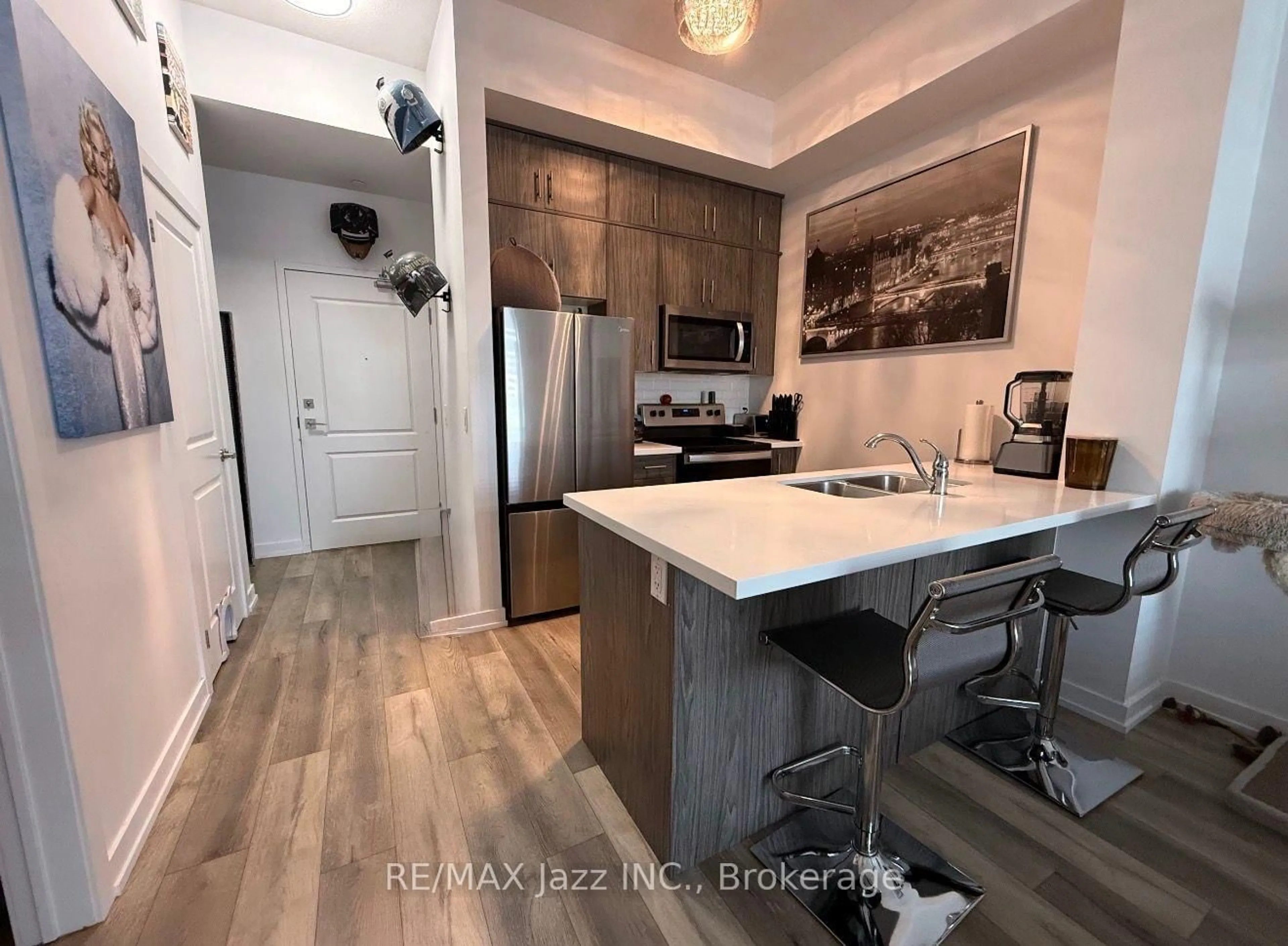 Open concept kitchen, unknown for 5055 Greenlane Rd #625, Lincoln Ontario L0R 1B3