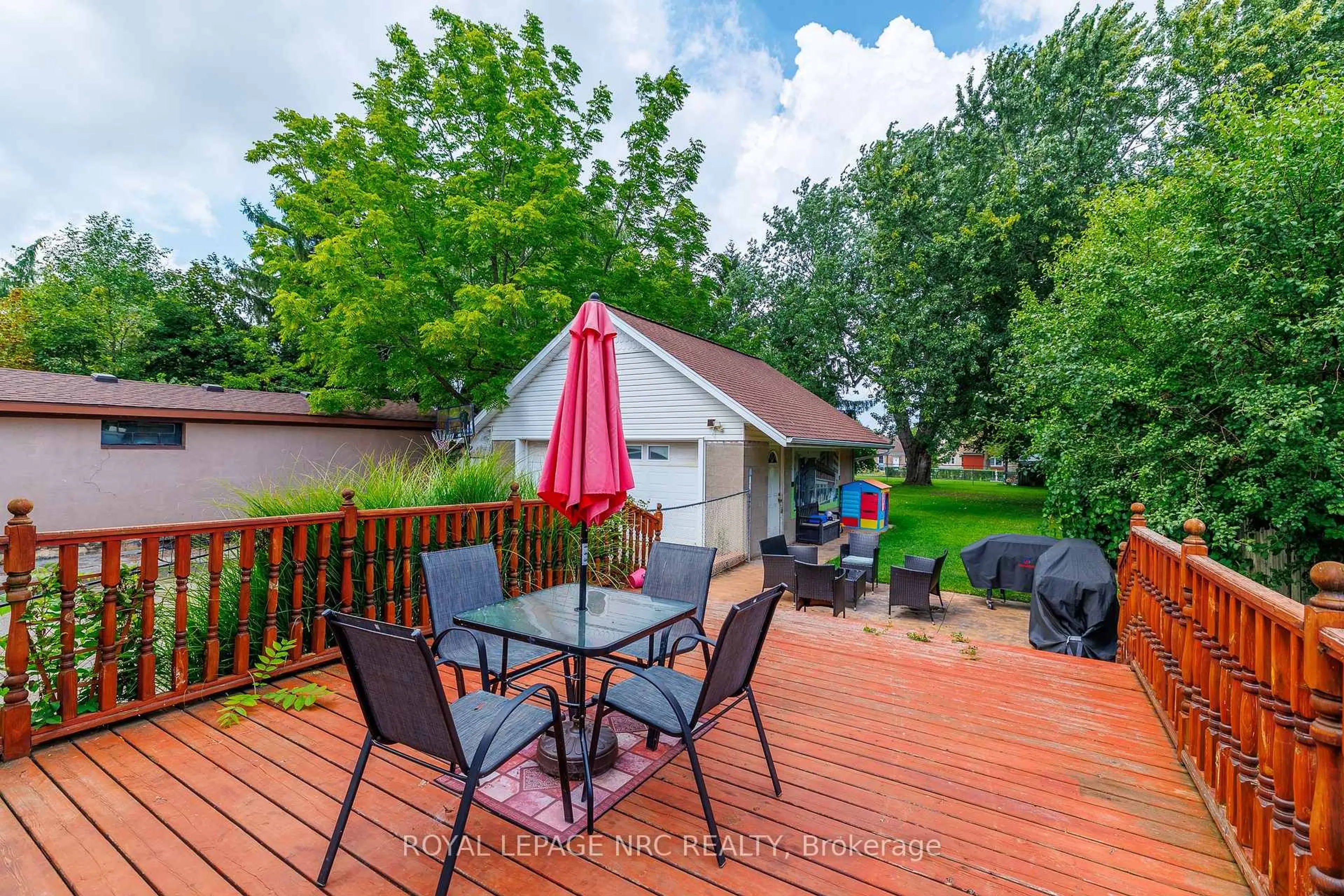 Patio, unknown for 44 Phipps St, Fort Erie Ontario L2A 2V2
