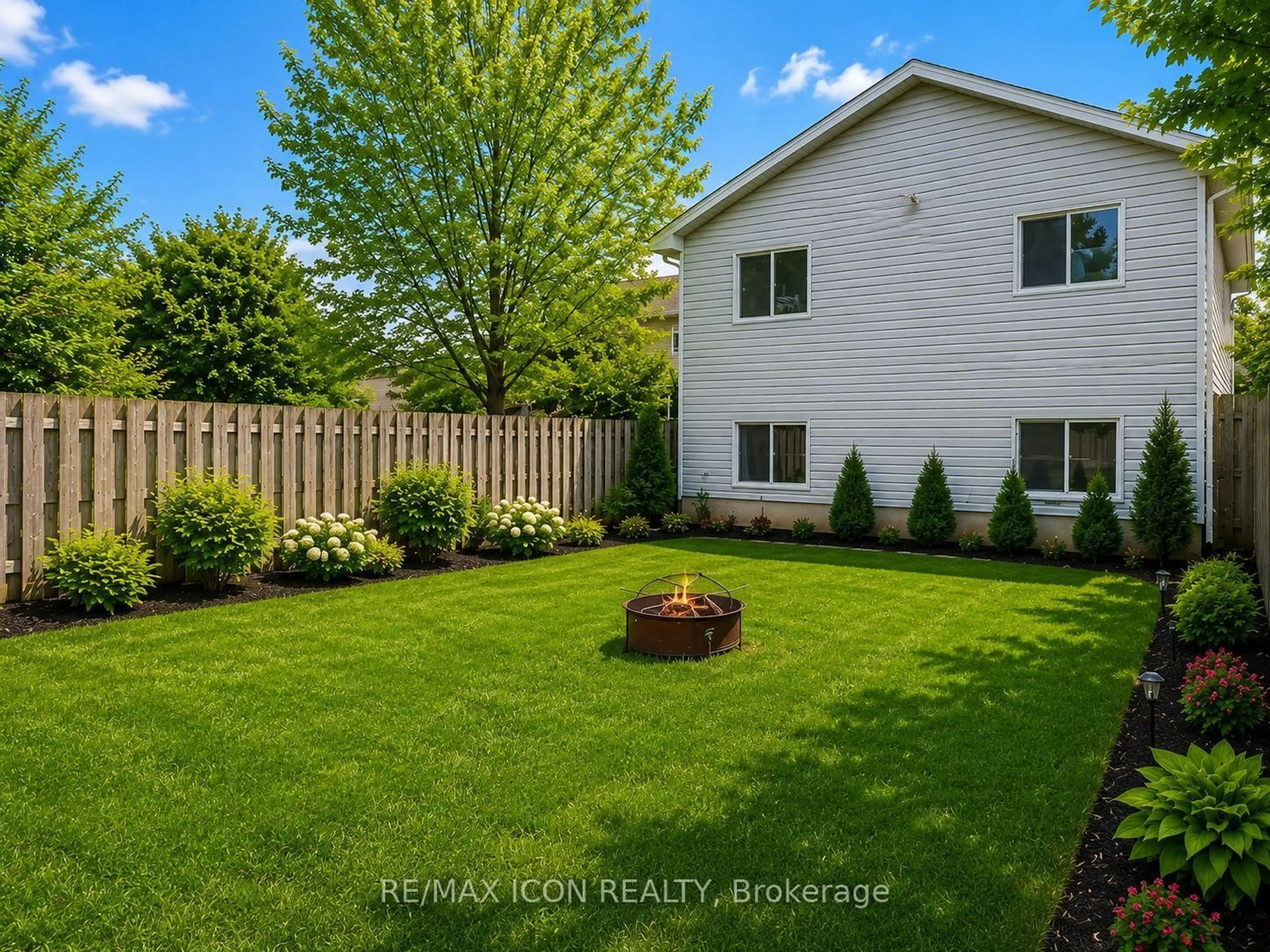 Patio, unknown for 238 Fleming Dr, London East Ontario N5V 4Y9