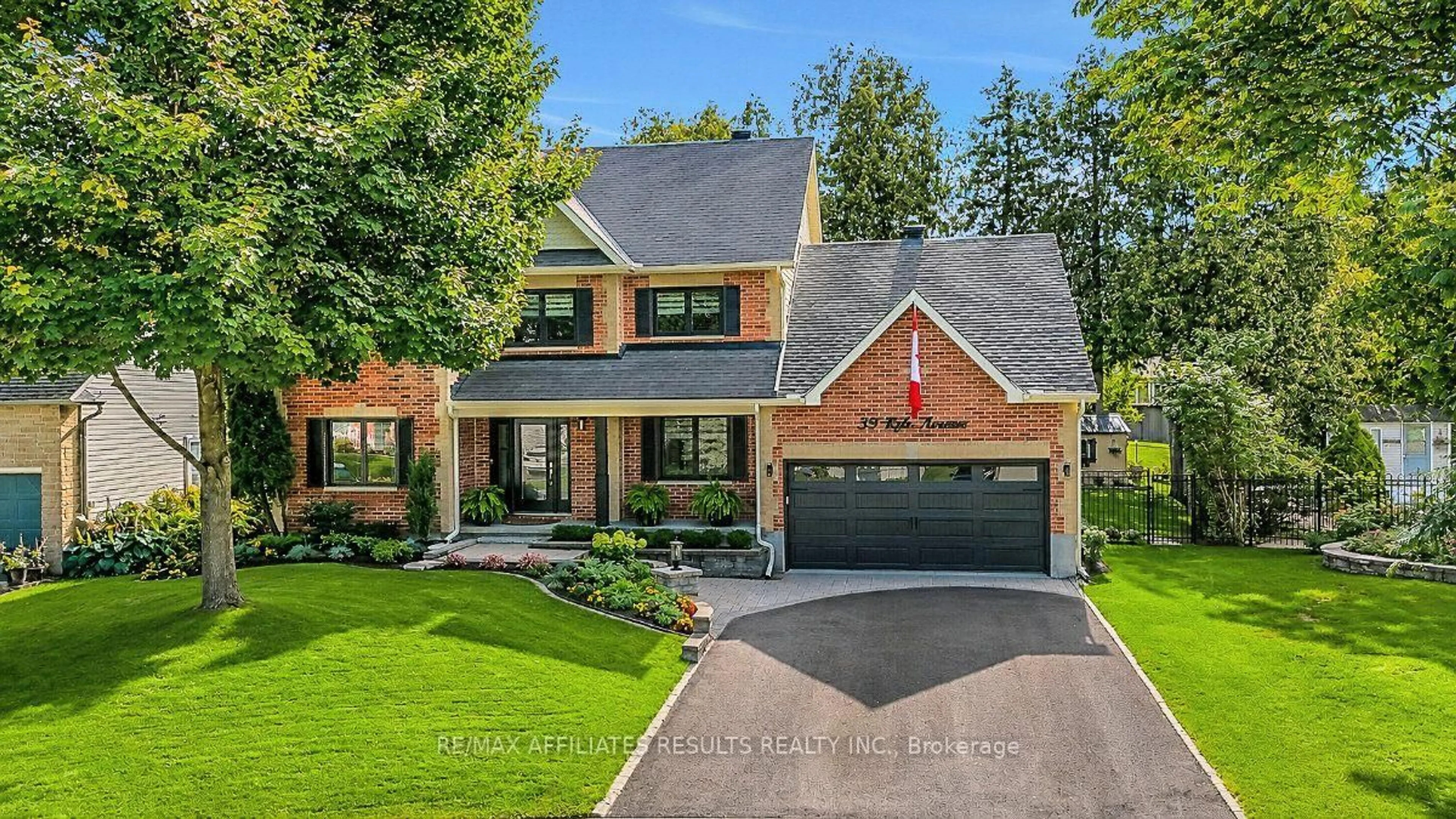 Home with brick exterior material, street for 39 Kyle Ave, Stittsville Ontario K2S 1G9