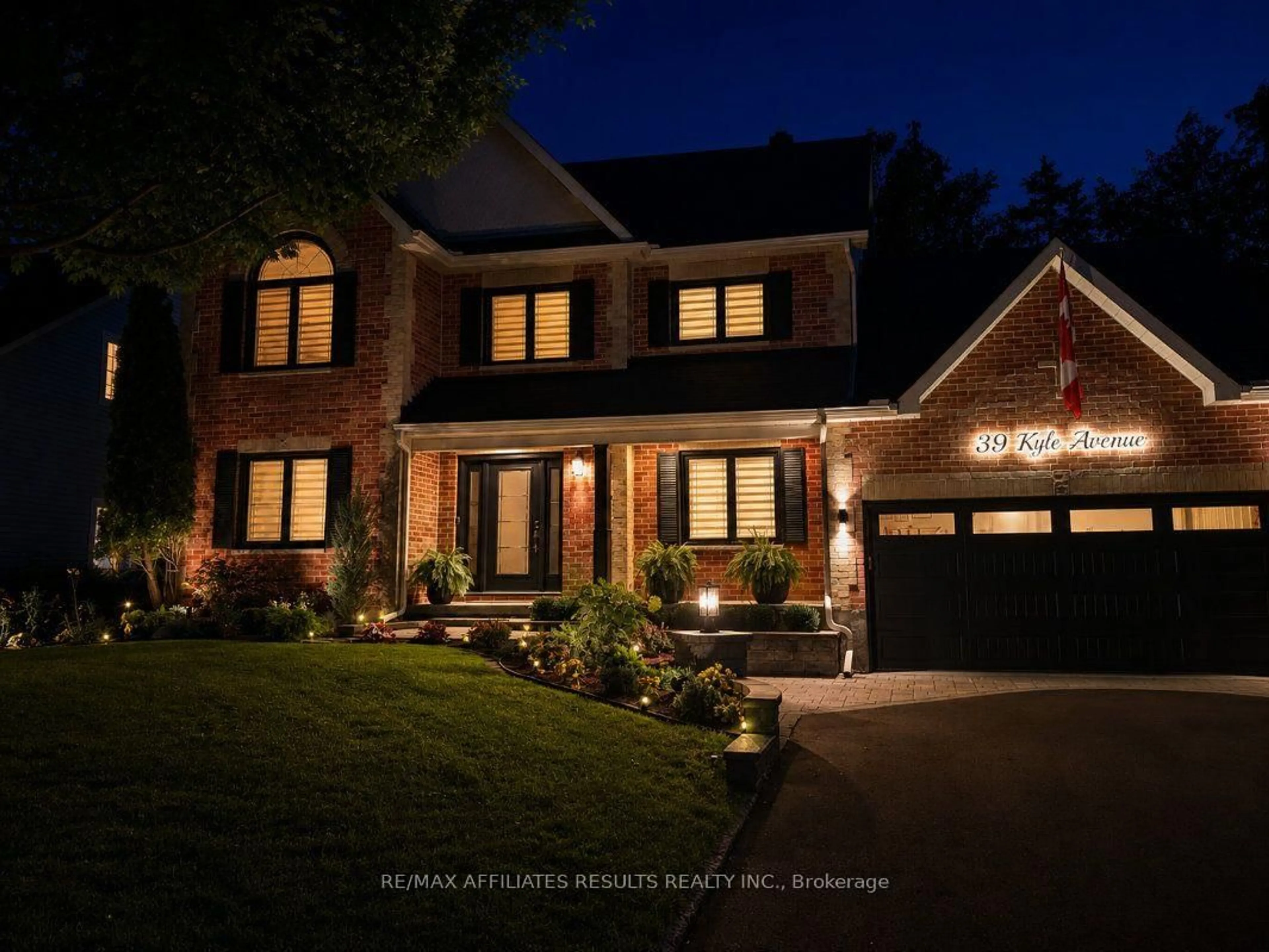 Home with brick exterior material, street for 39 Kyle Ave, Stittsville Ontario K2S 1G9