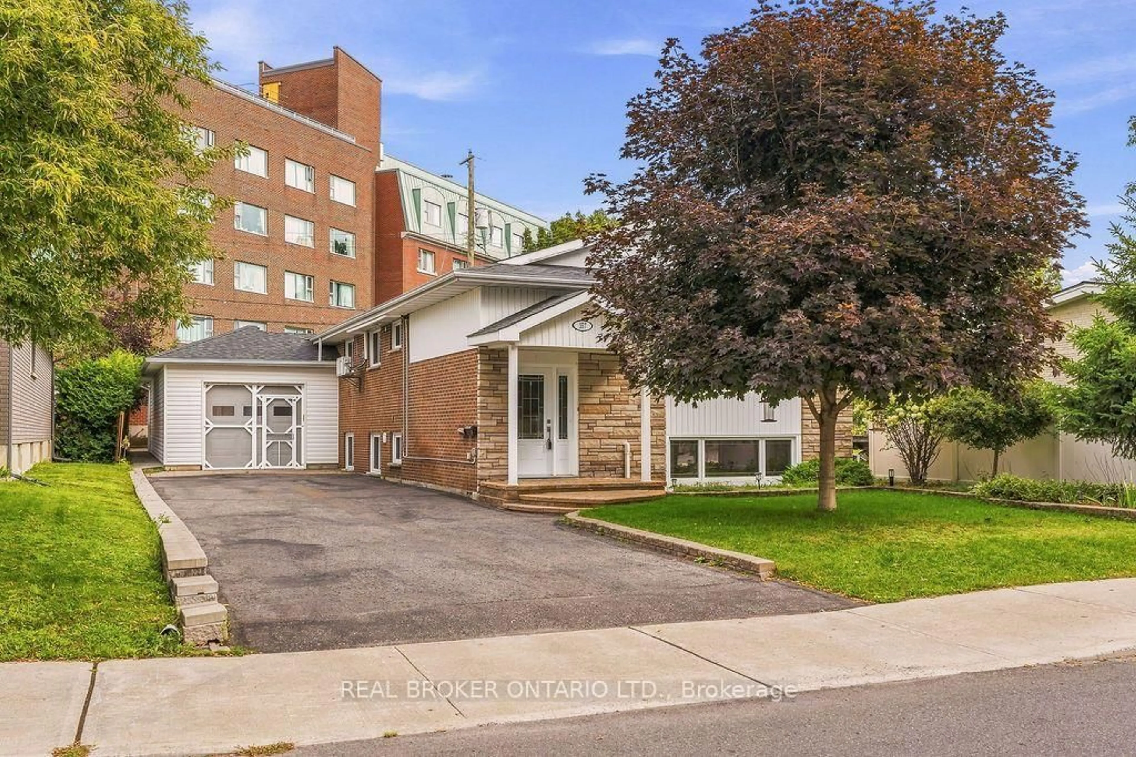 Unknown for 257 Lavergne St, Ottawa Ontario K1L 5E4