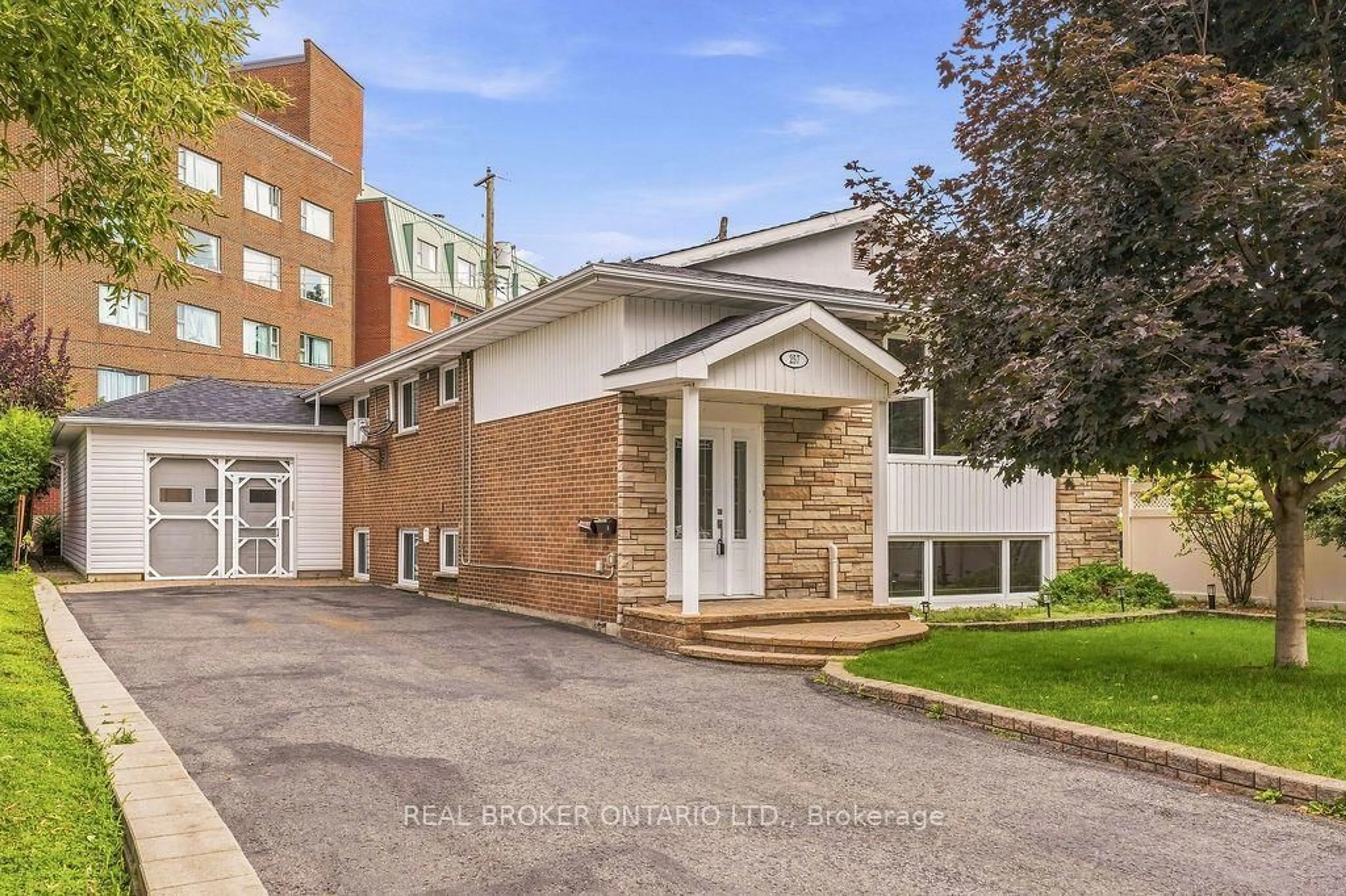 Home with brick exterior material, street for 257 Lavergne St, Ottawa Ontario K1L 5E4