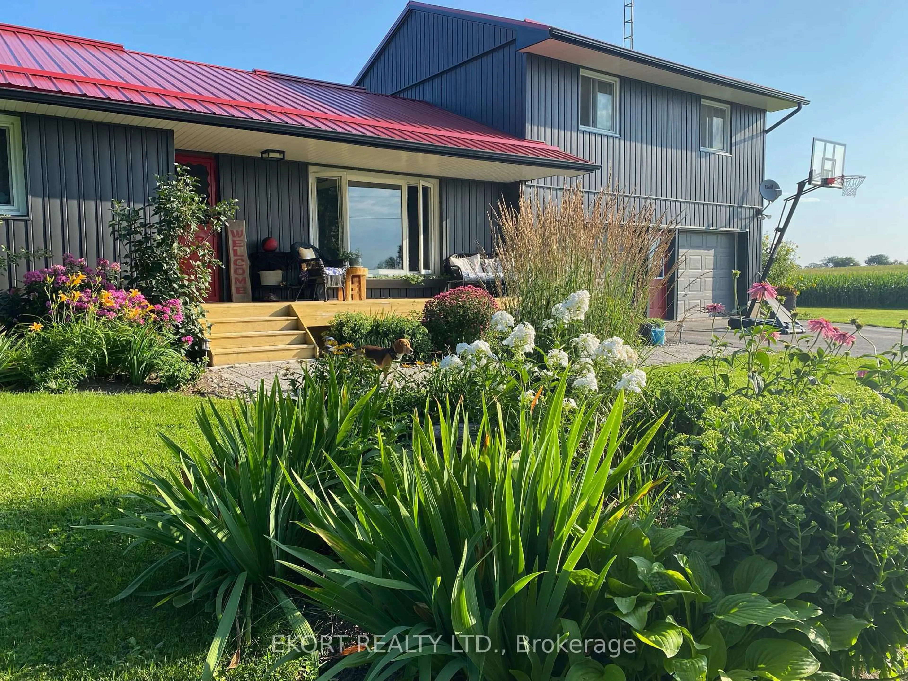 A pic from outside/outdoor area/front of a property/back of a property/a pic from drone, unknown for 428 Hunt Rd, Tweed Ontario K0K 3J0
