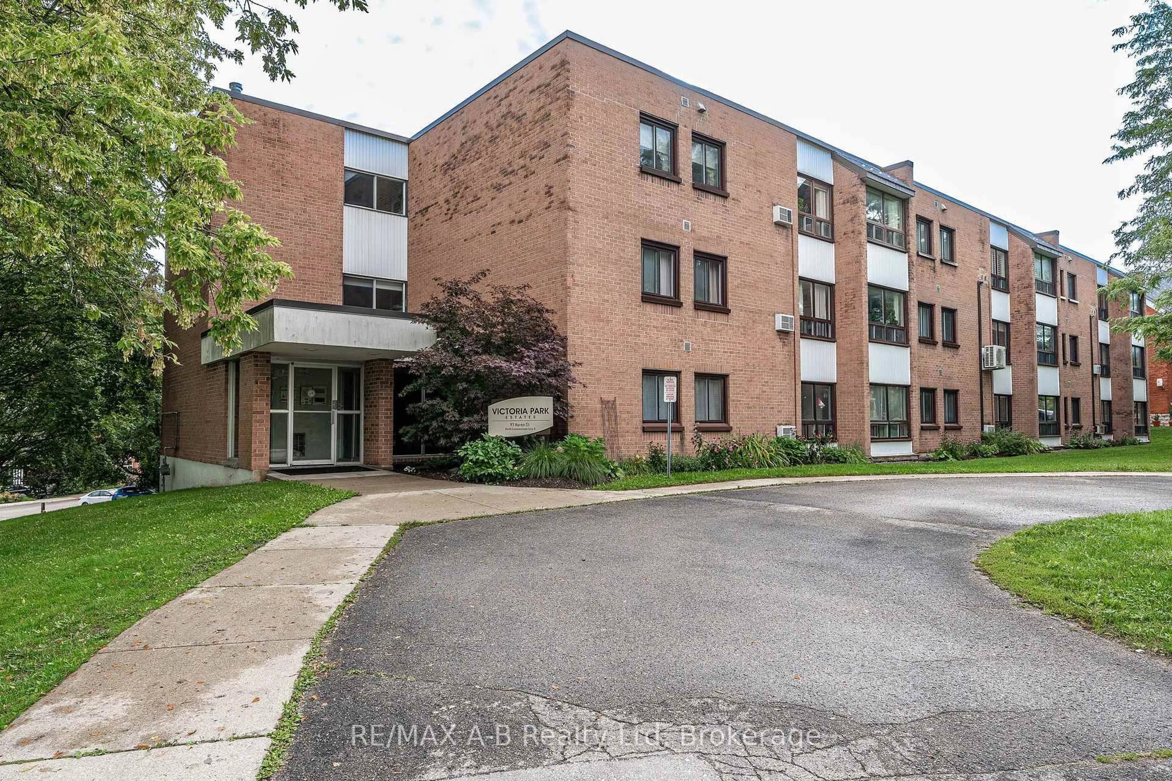 Unknown for 97 Huron St #104, Stratford Ontario N5A 5S7