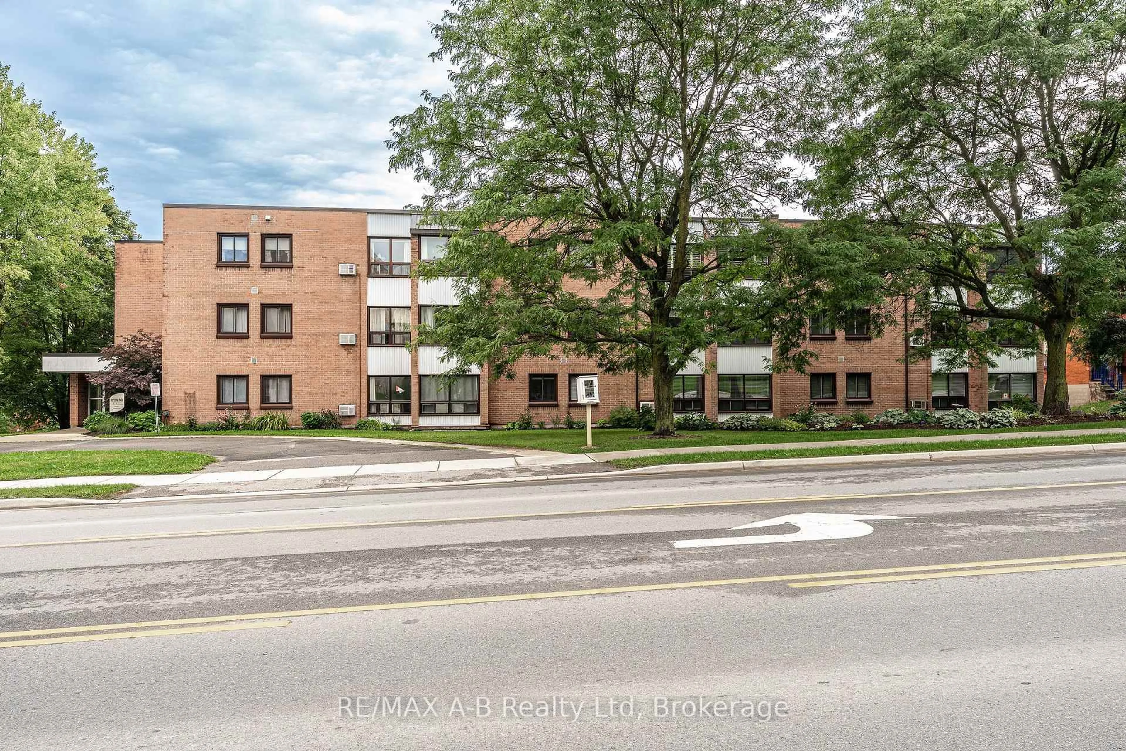 Unknown for 97 Huron St #104, Stratford Ontario N5A 5S7