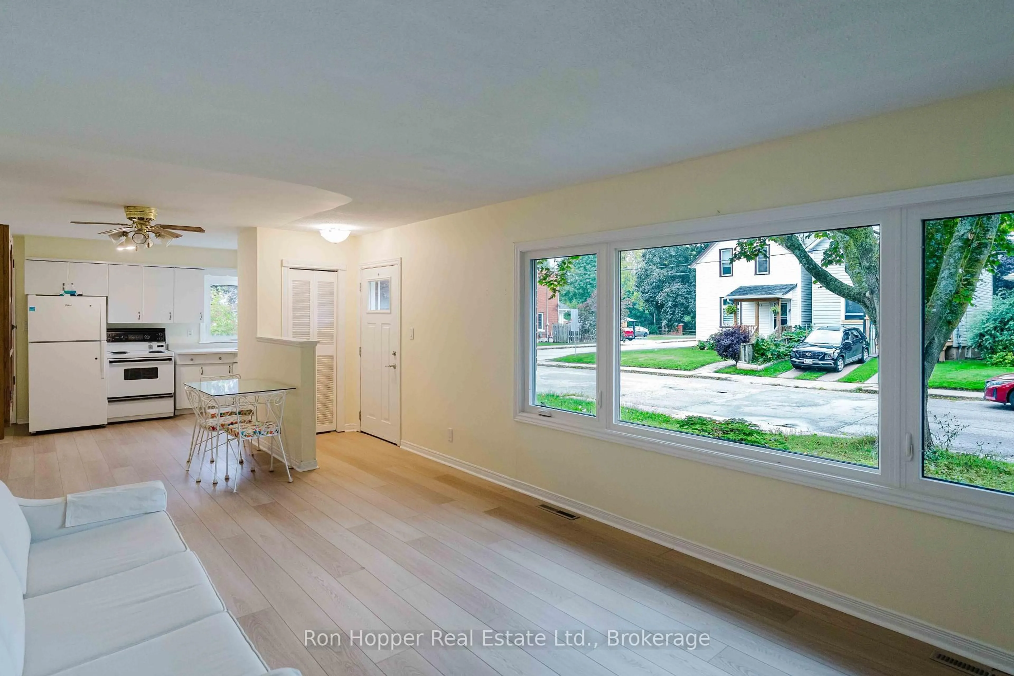 A pic of a room for 508 13th St, Owen Sound Ontario N4K 3X1