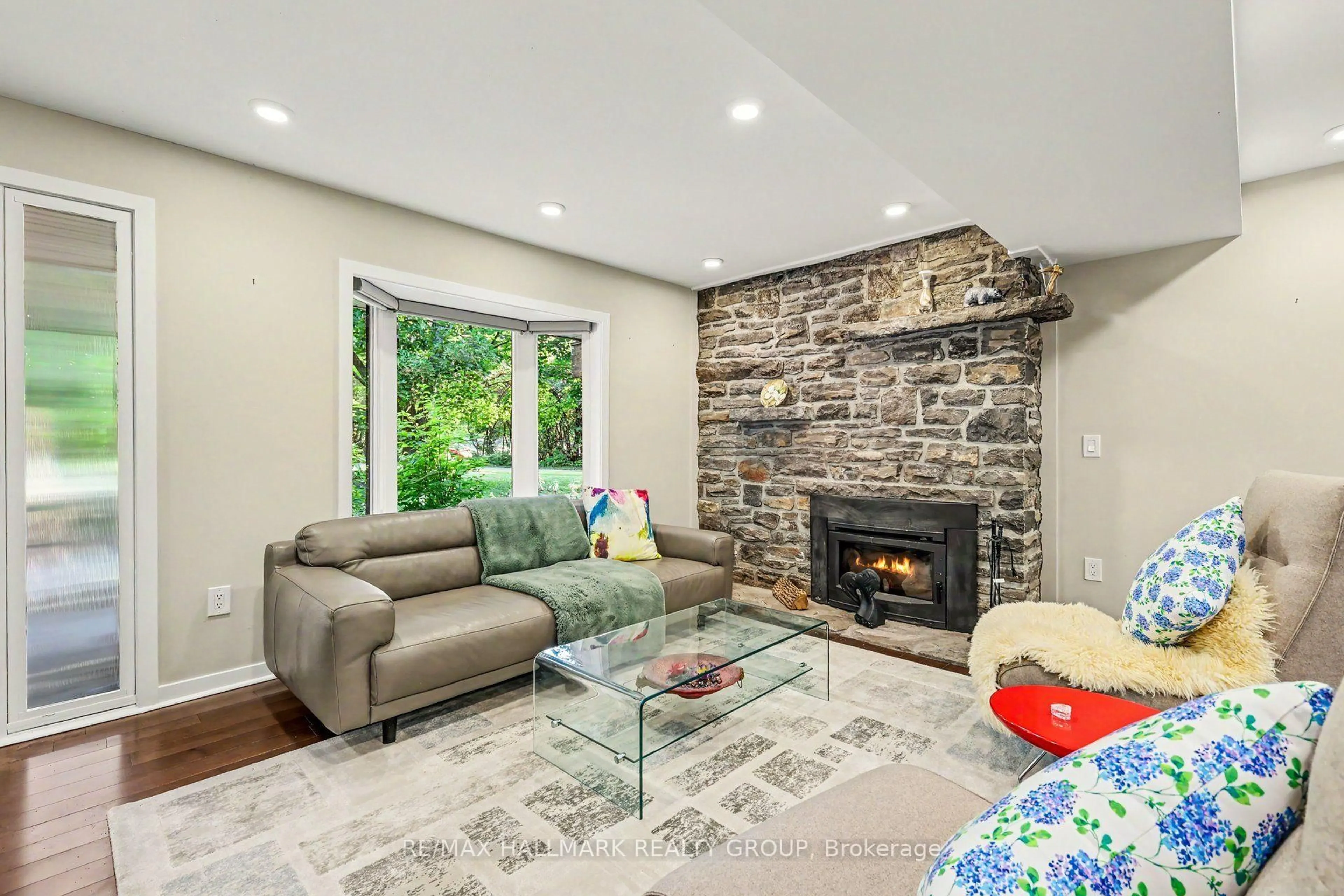 Living room with furniture, unknown for 20 Fairhaven Way, Ottawa Ontario K1K 0R3