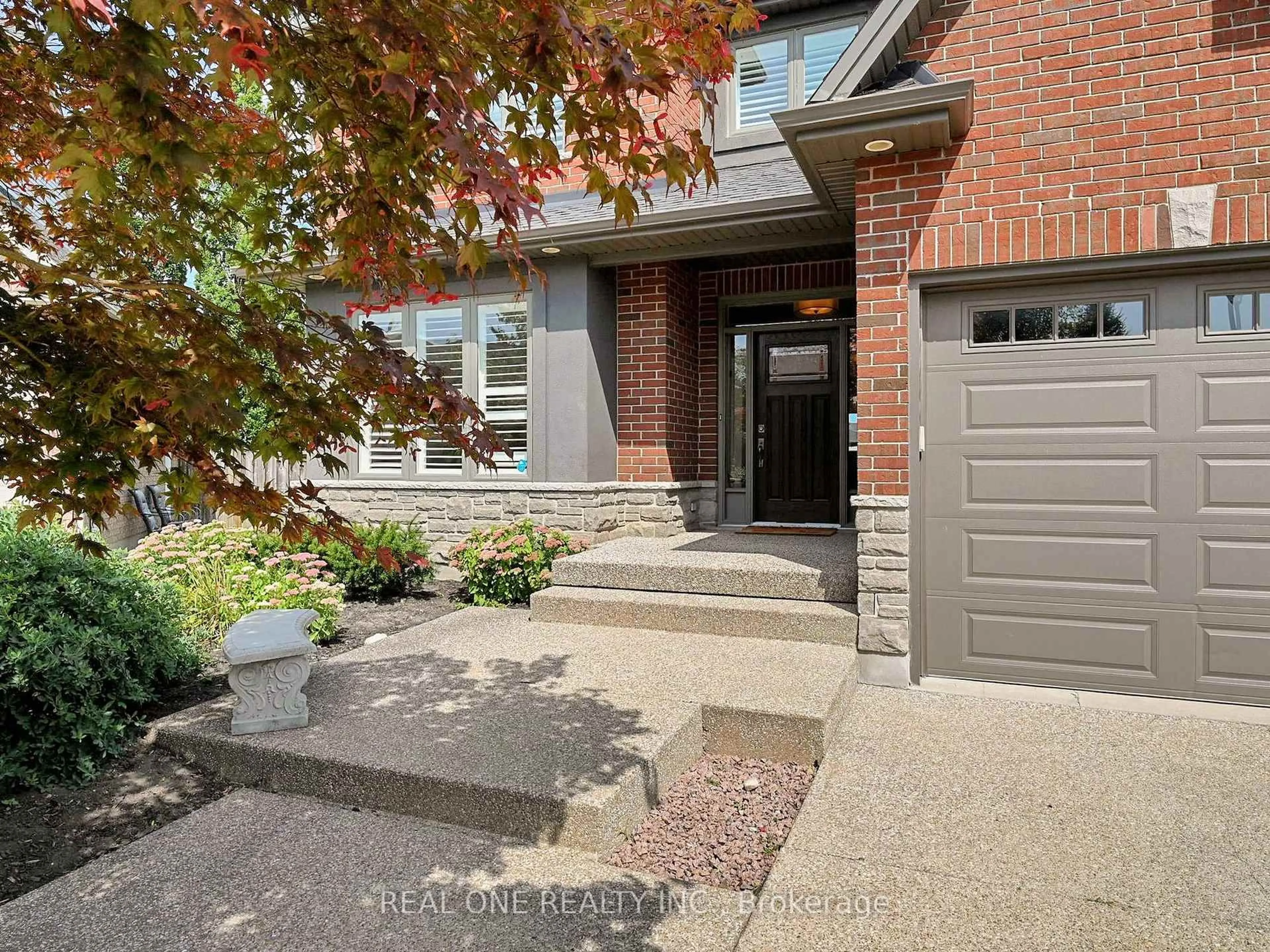 Home with brick exterior material, street for 26 Matthews Crt, St. Catharines Ontario L2S 4C4