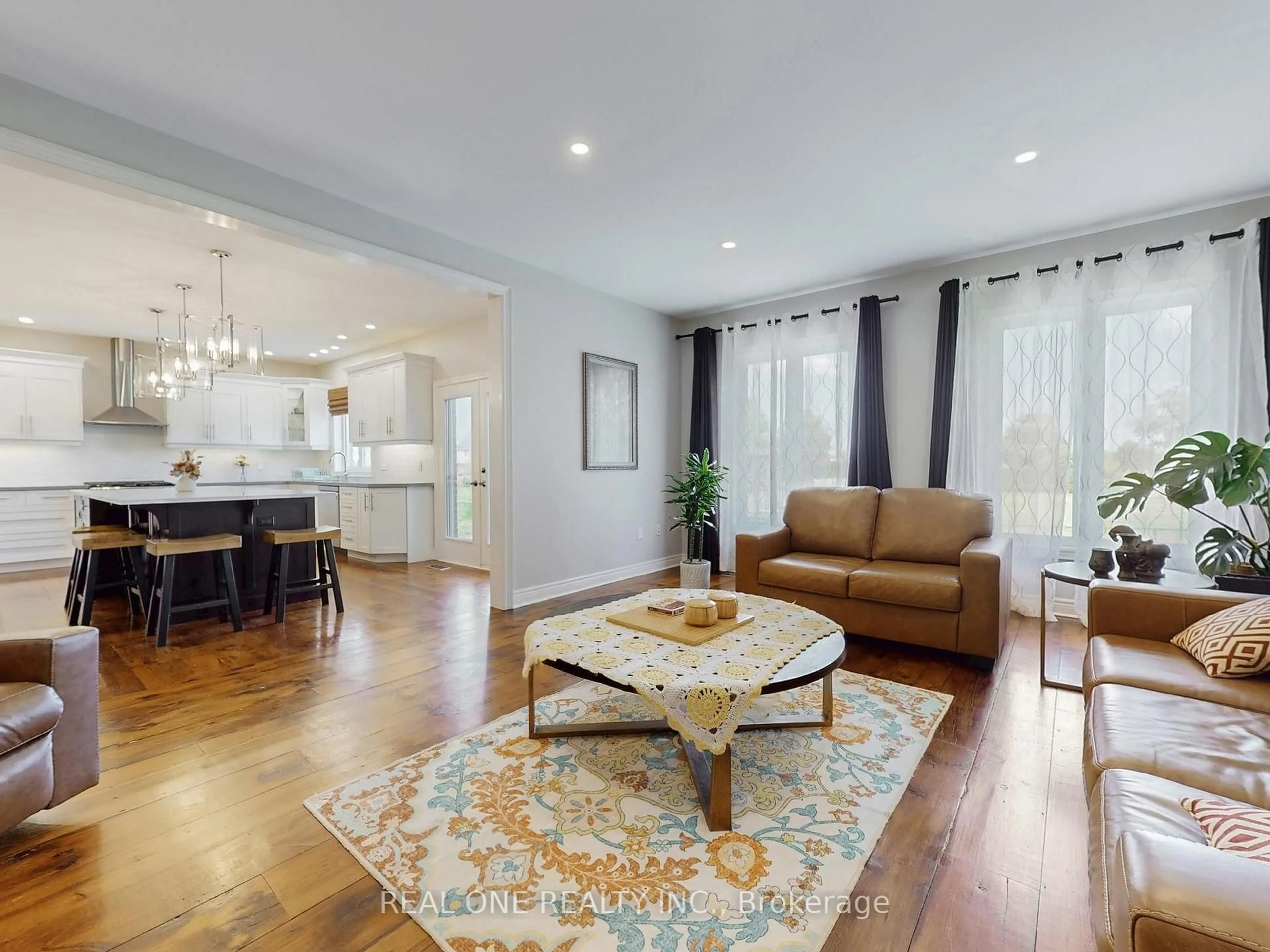 Living room with furniture, unknown for 26 Matthews Crt, St. Catharines Ontario L2S 4C4