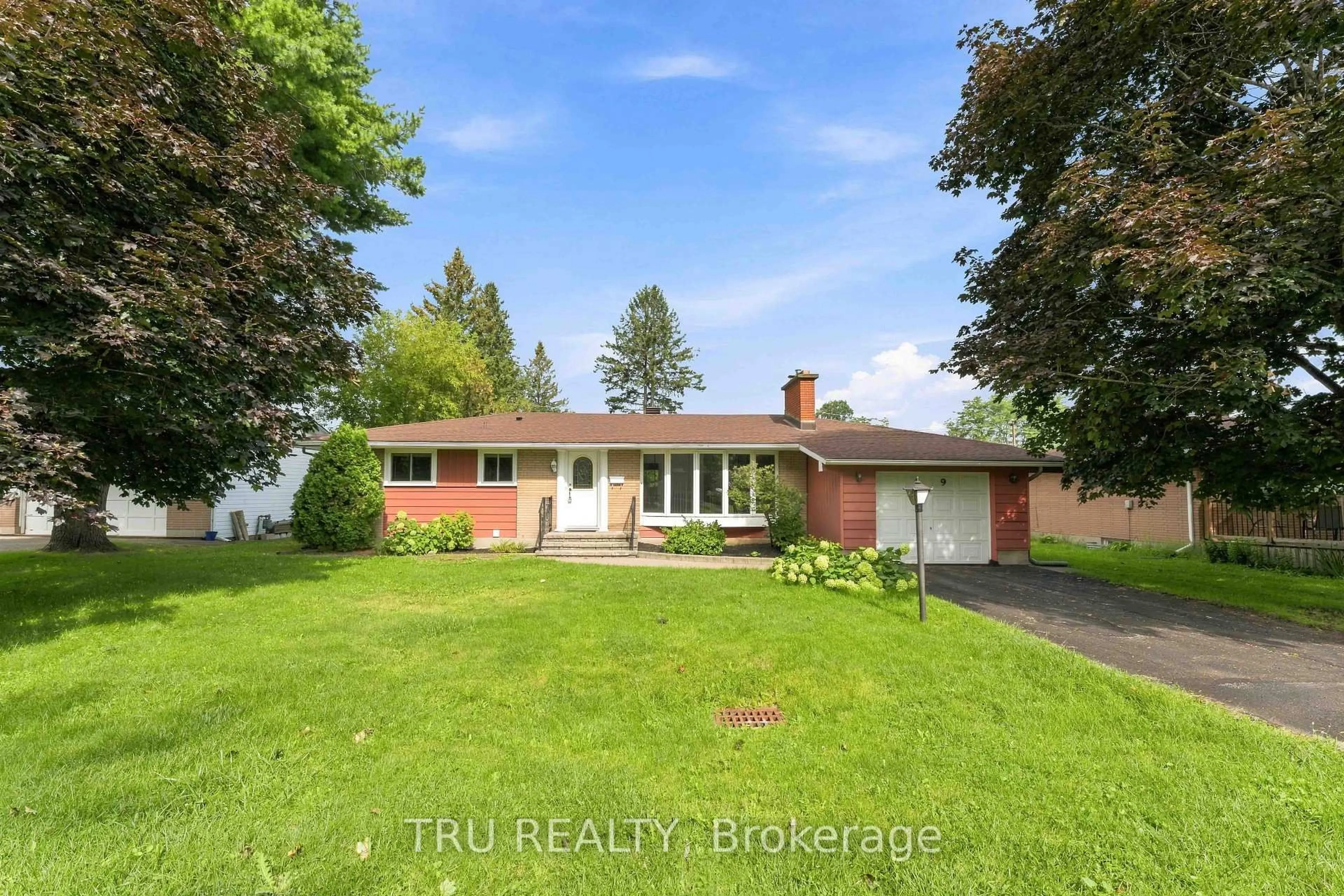 A pic from outside/outdoor area/front of a property/back of a property/a pic from drone, unknown for 19 Ellery Cres, Ottawa Ontario K2H 6M5