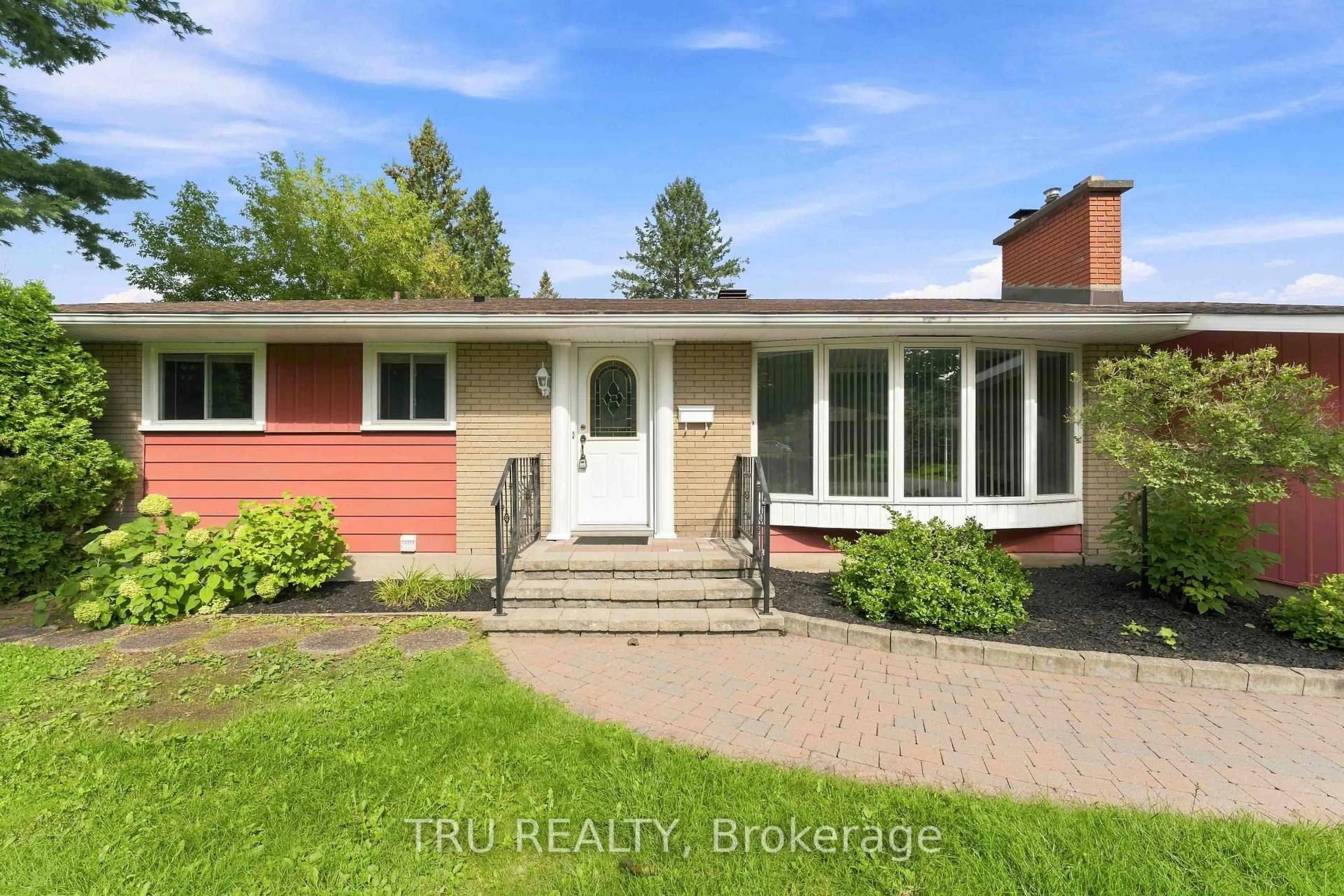 Unknown for 19 Ellery Cres, Ottawa Ontario K2H 6M5