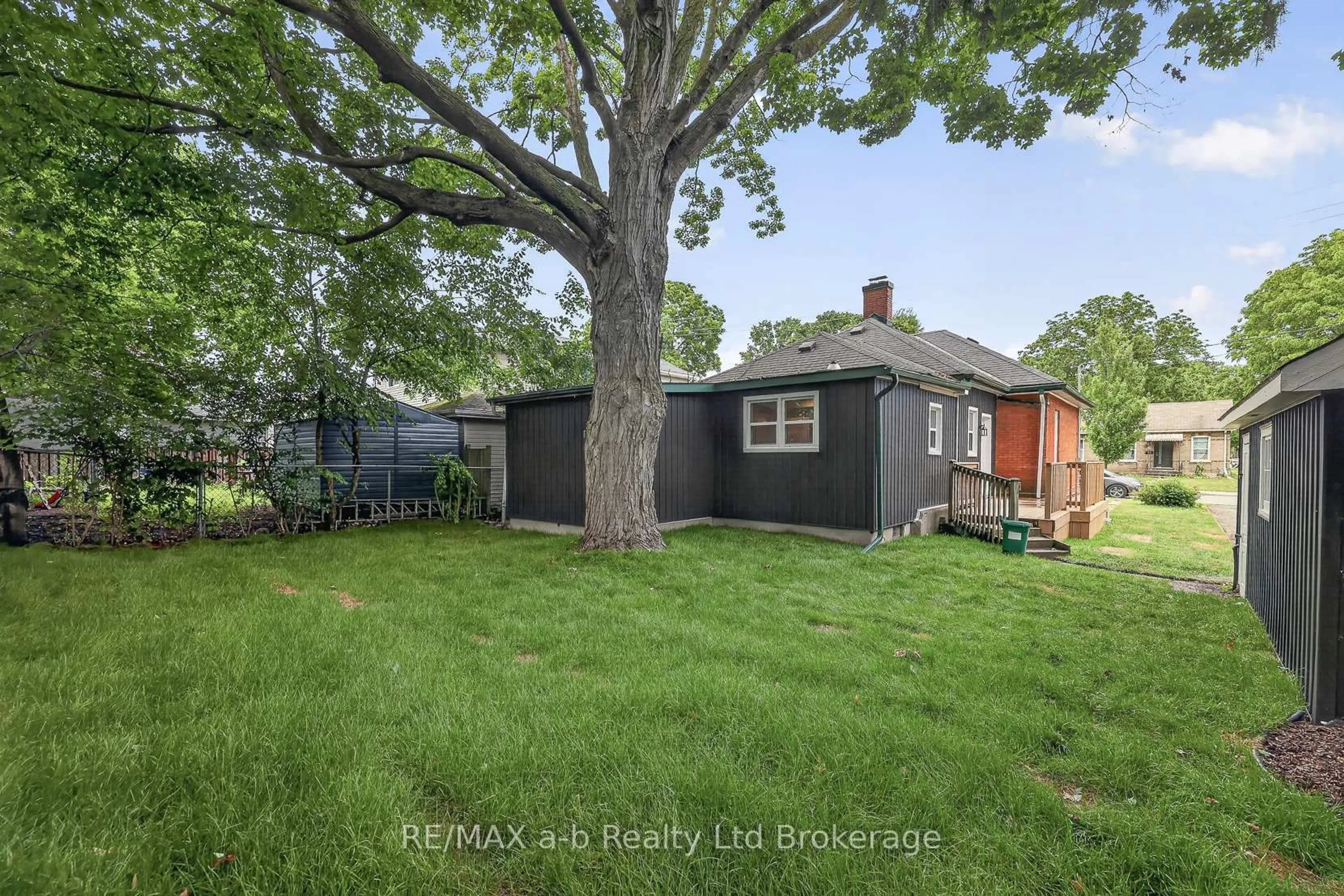 Shed for 91 Winniett St, Woodstock Ontario N4S 5Z6