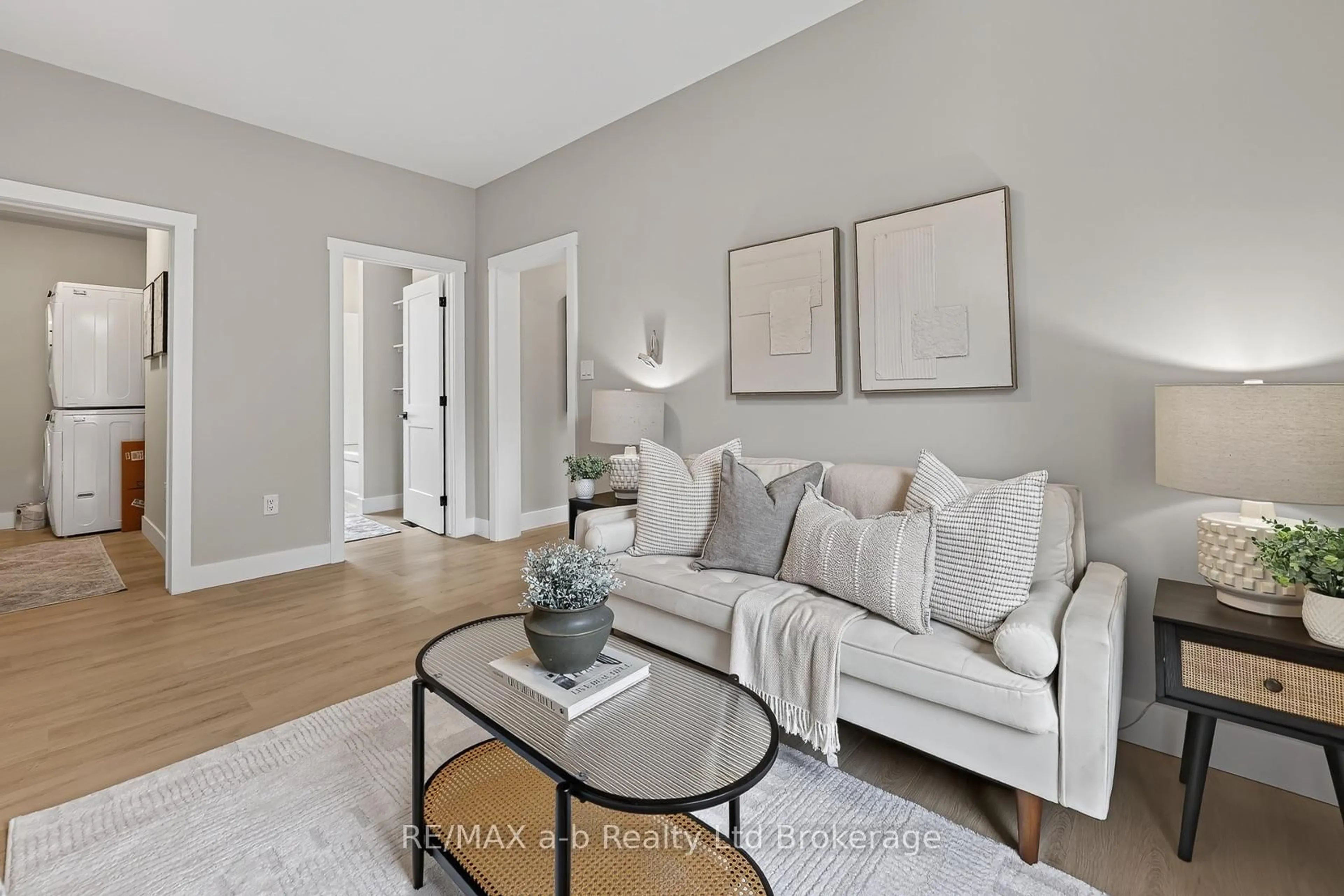 Living room with furniture, unknown for 91 Winniett St, Woodstock Ontario N4S 5Z6