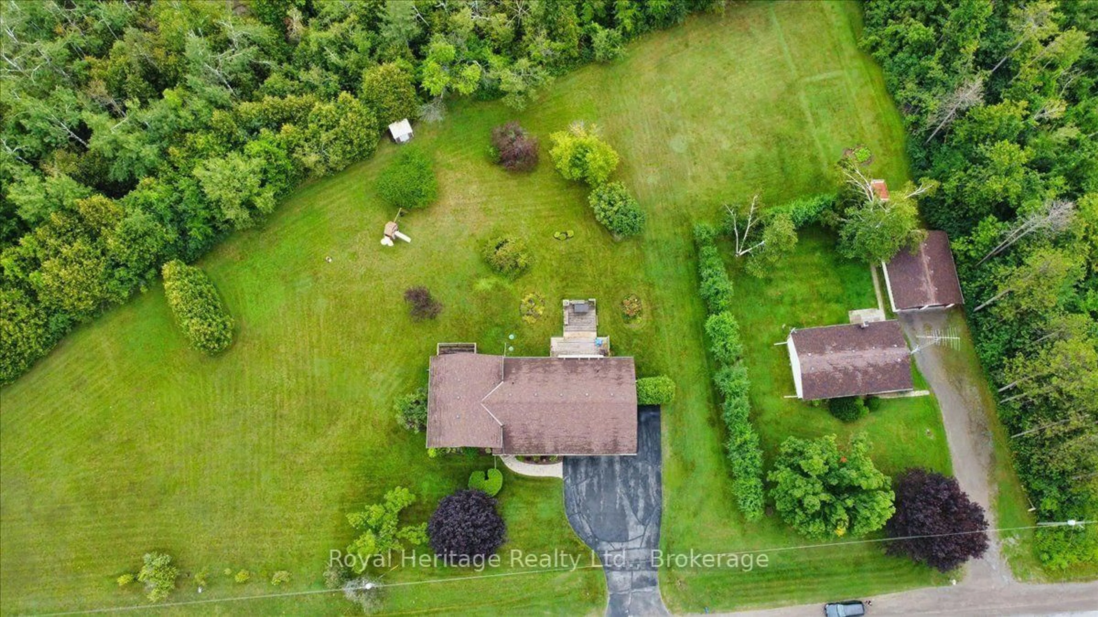 A pic from outside/outdoor area/front of a property/back of a property/a pic from drone, unknown for 476 Emily Park Rd, Kawartha Lakes Ontario K0L 2W0